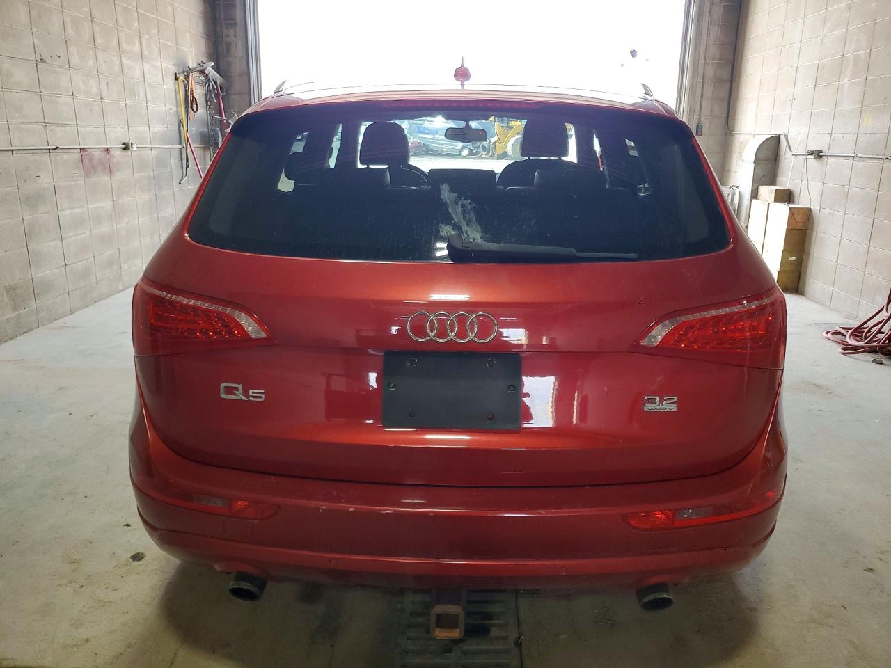 2010 Audi Q5 Premium Plus Red vin: WA1LKAFP5AA008036