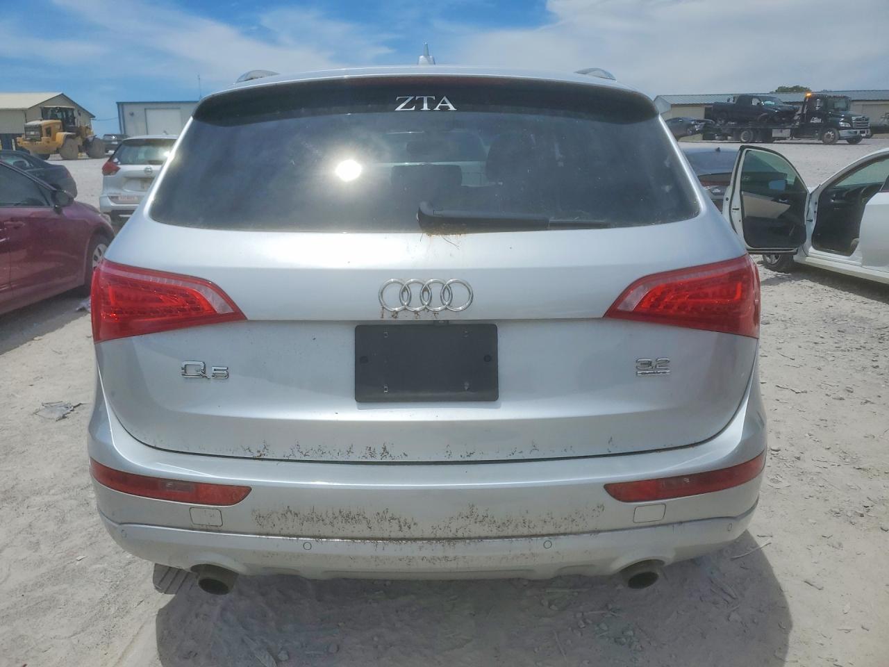 2010 Audi Q5 Premium Plus Silver vin: WA1LKAFP5AA031073