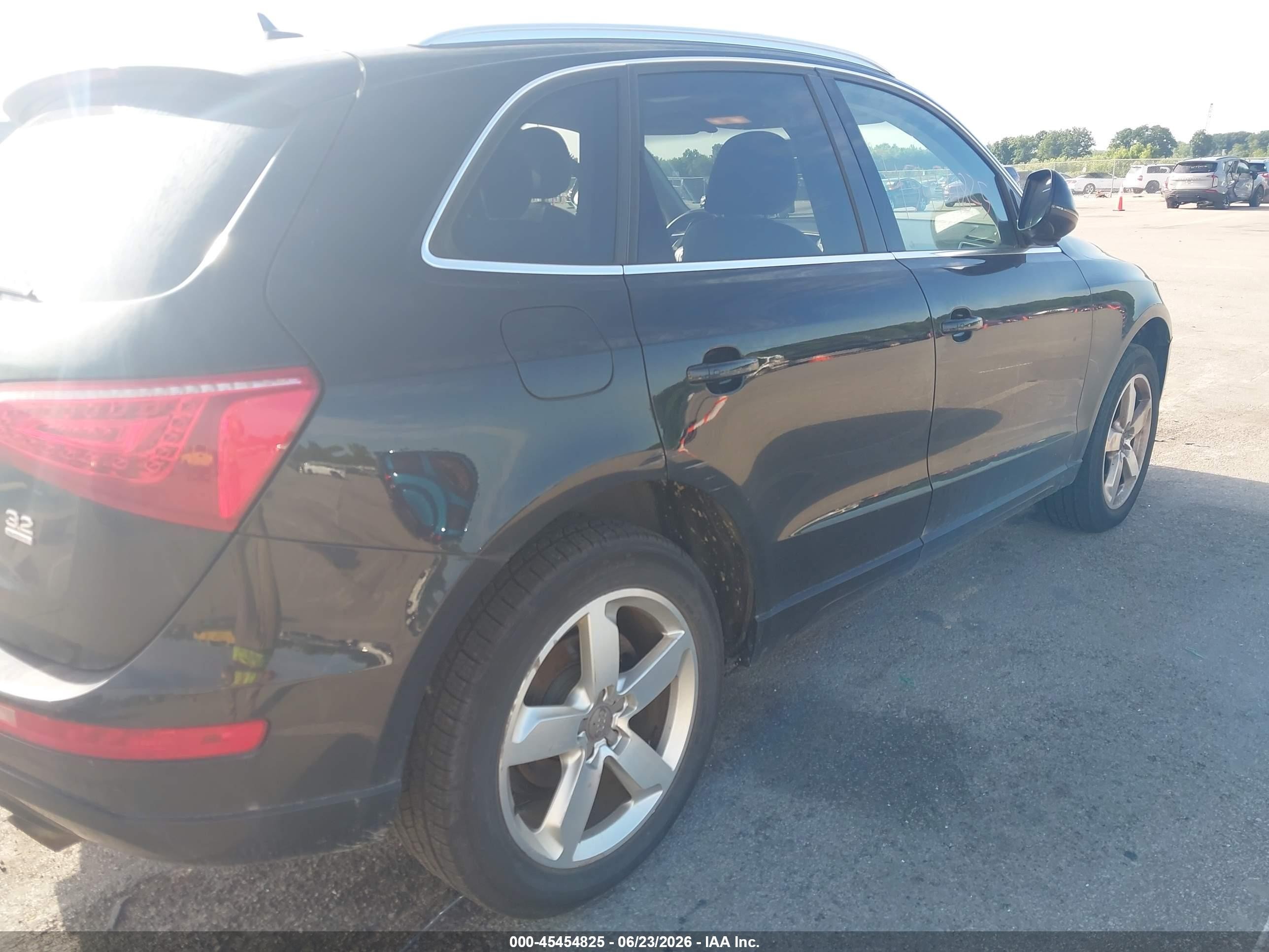 2010 Audi Q5 3.2 Premium Black vin: WA1LKAFP5AA046124