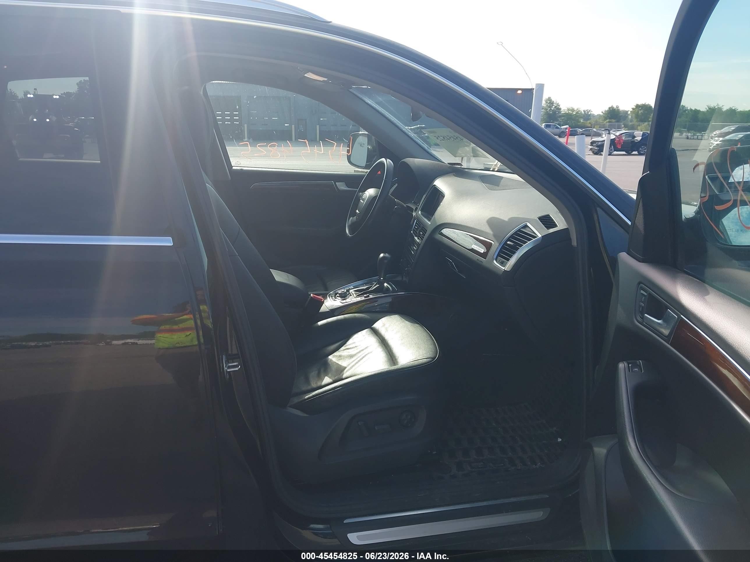 2010 Audi Q5 3.2 Premium Black vin: WA1LKAFP5AA046124