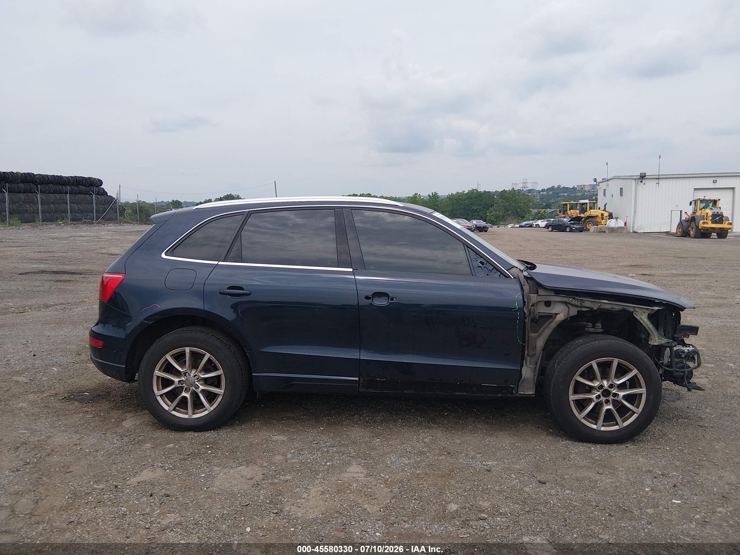 2010 Audi Q5 3.2 Premium Blue vin: WA1LKAFP5AA084484