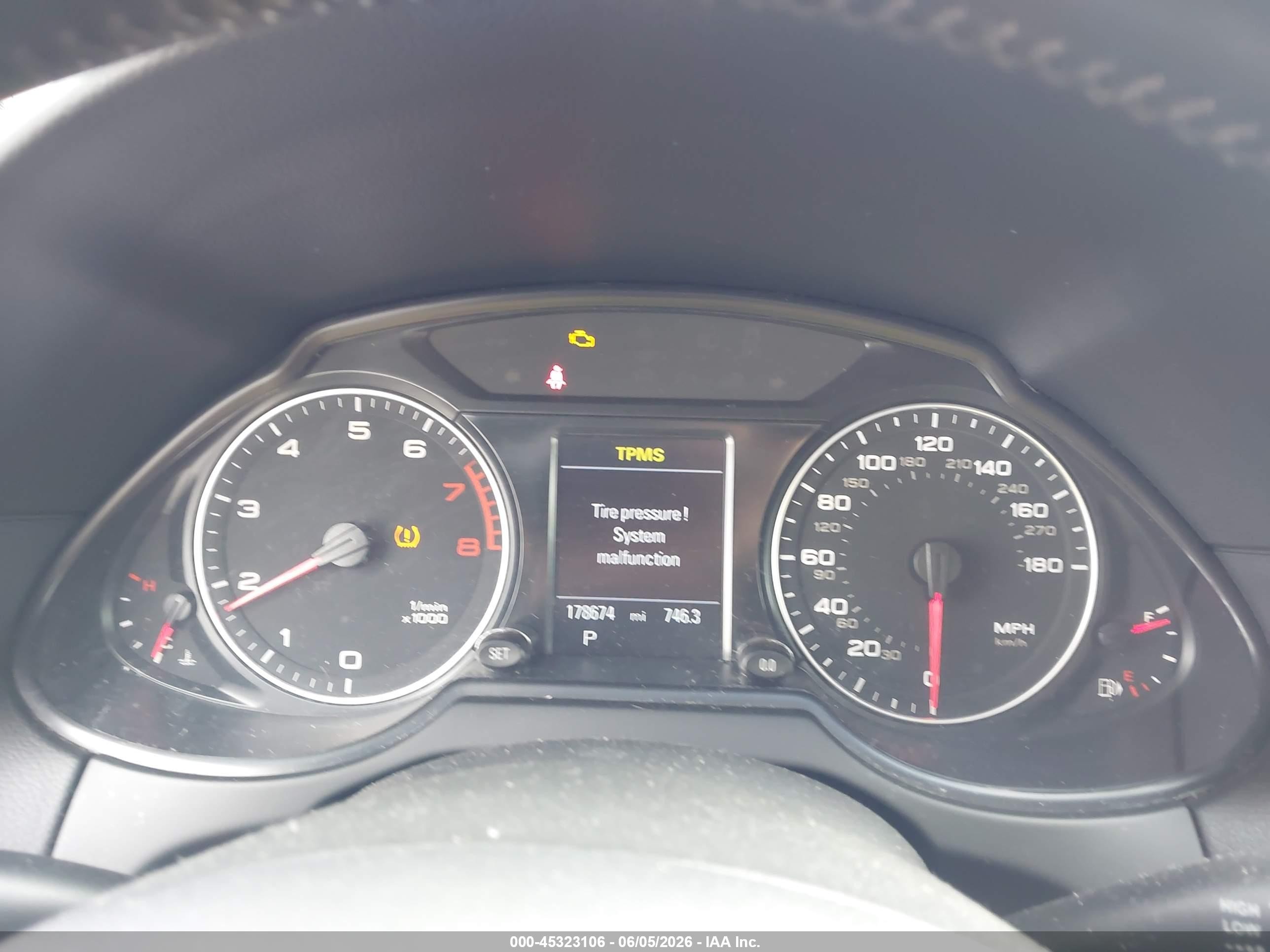 2010 Audi Q5 3.2 Premium Gray vin: WA1LKAFP6AA070853
