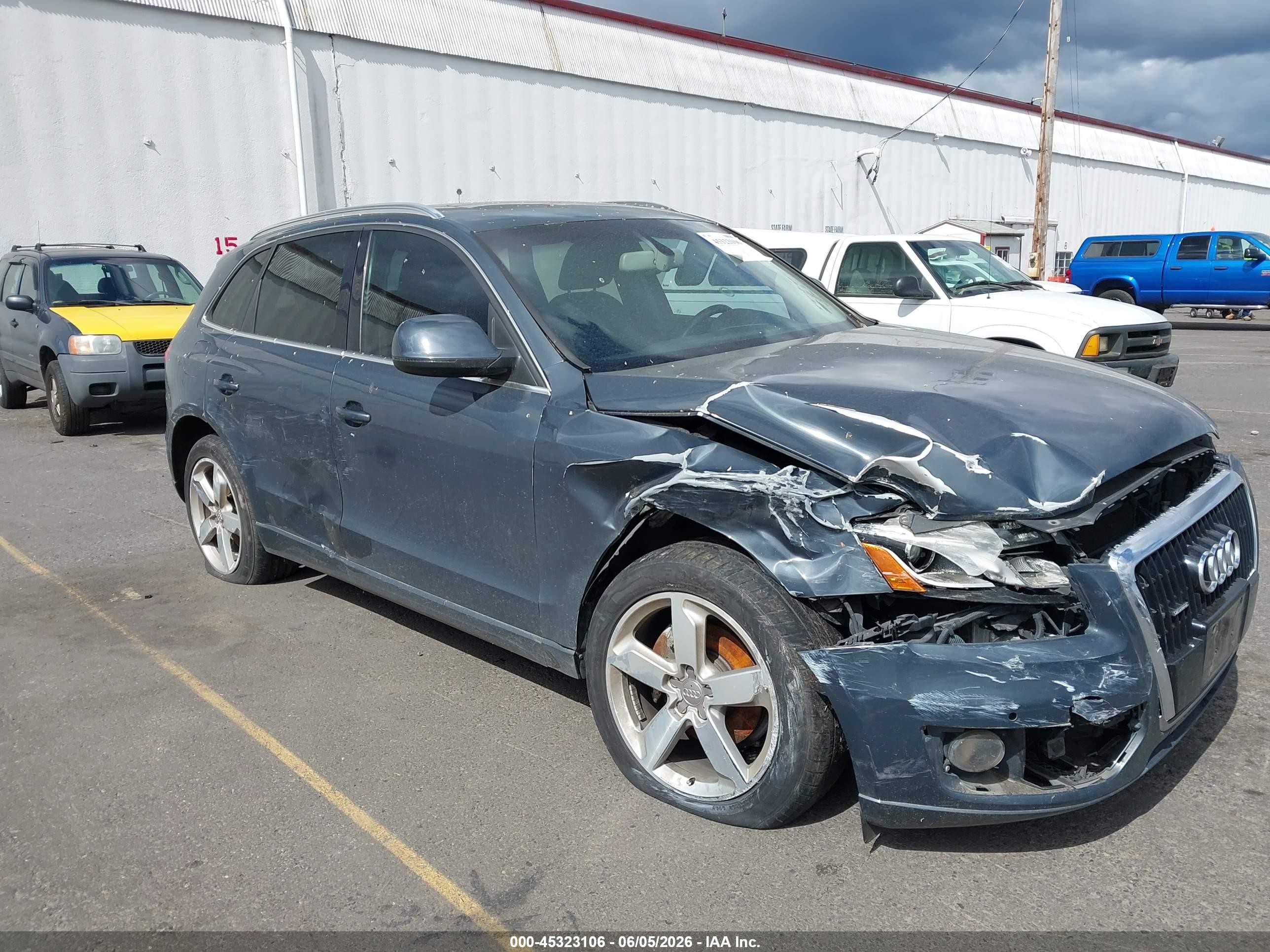 2010 Audi Q5 3.2 Premium Gray vin: WA1LKAFP6AA070853