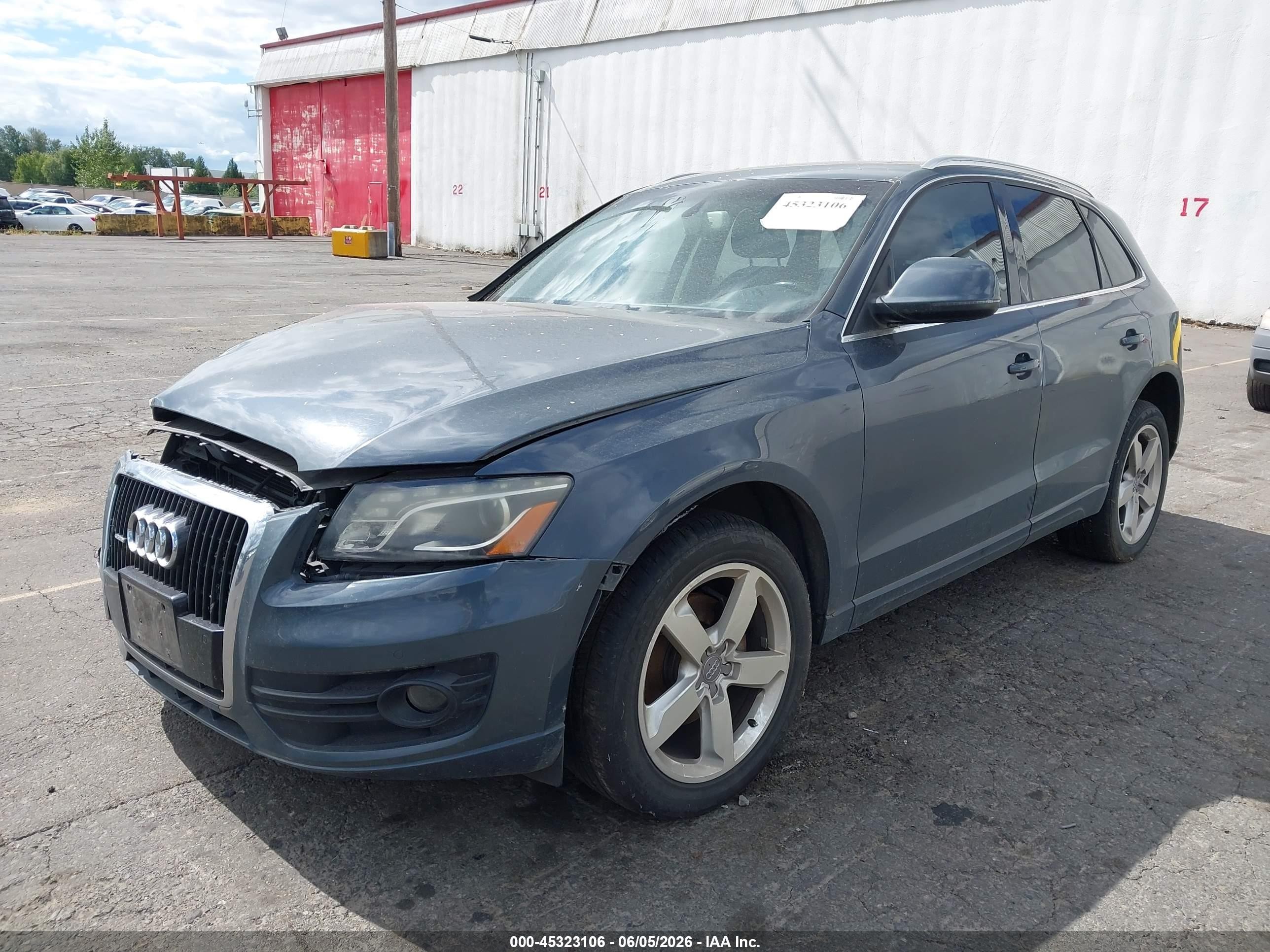 2010 Audi Q5 3.2 Premium Gray vin: WA1LKAFP6AA070853