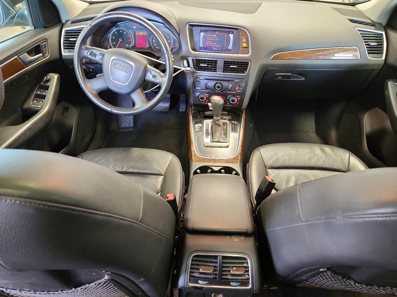 2010 Audi Q5 Premium Plus Черный vin: WA1LKAFP6AA100000