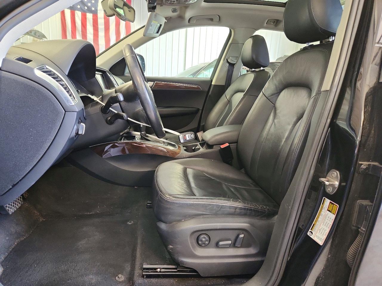 2010 Audi Q5 Premium Plus Черный vin: WA1LKAFP6AA100000