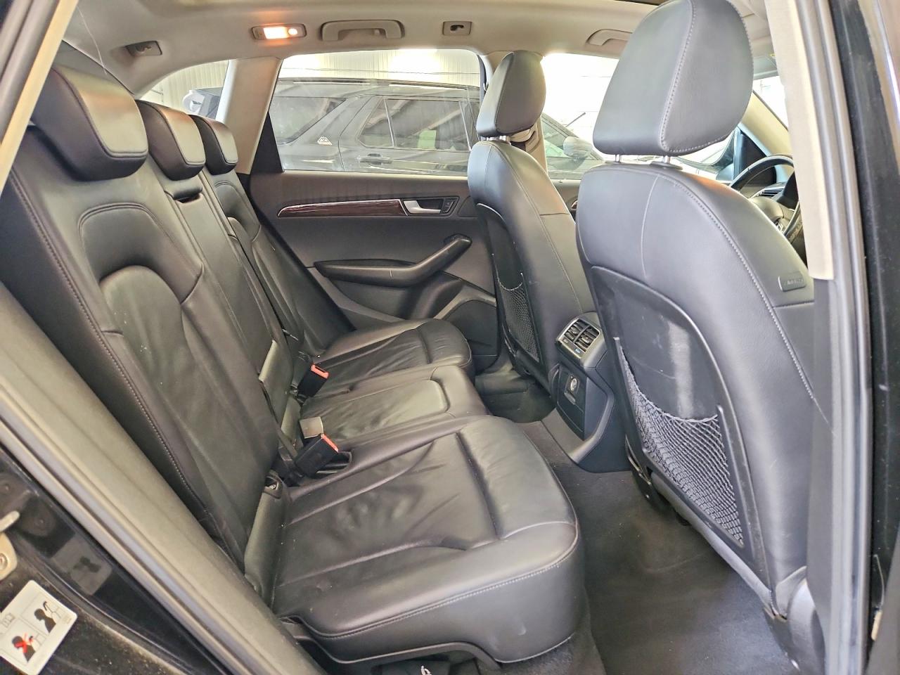 2010 Audi Q5 Premium Plus Черный vin: WA1LKAFP6AA100000