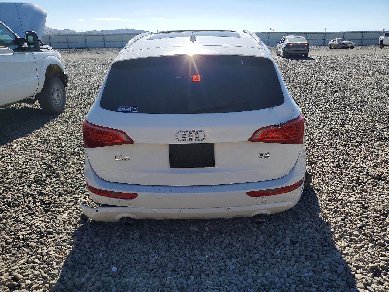 2010 Audi Q5 Premium Plus Белый vin: WA1LKAFP6AA106234
