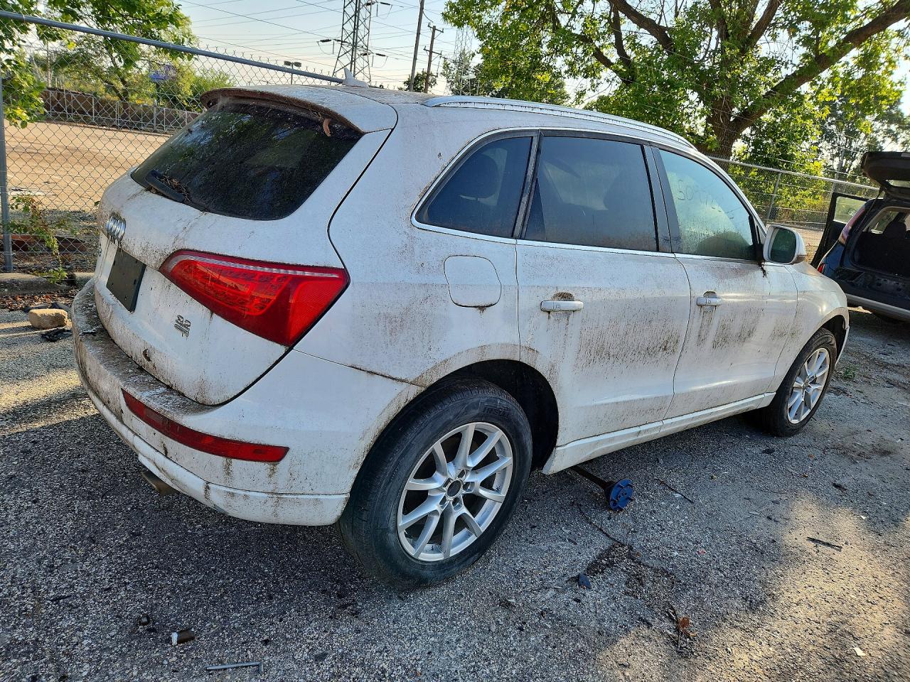 2010 Audi Q5 Premium Plus White vin: WA1LKAFP6AA108307