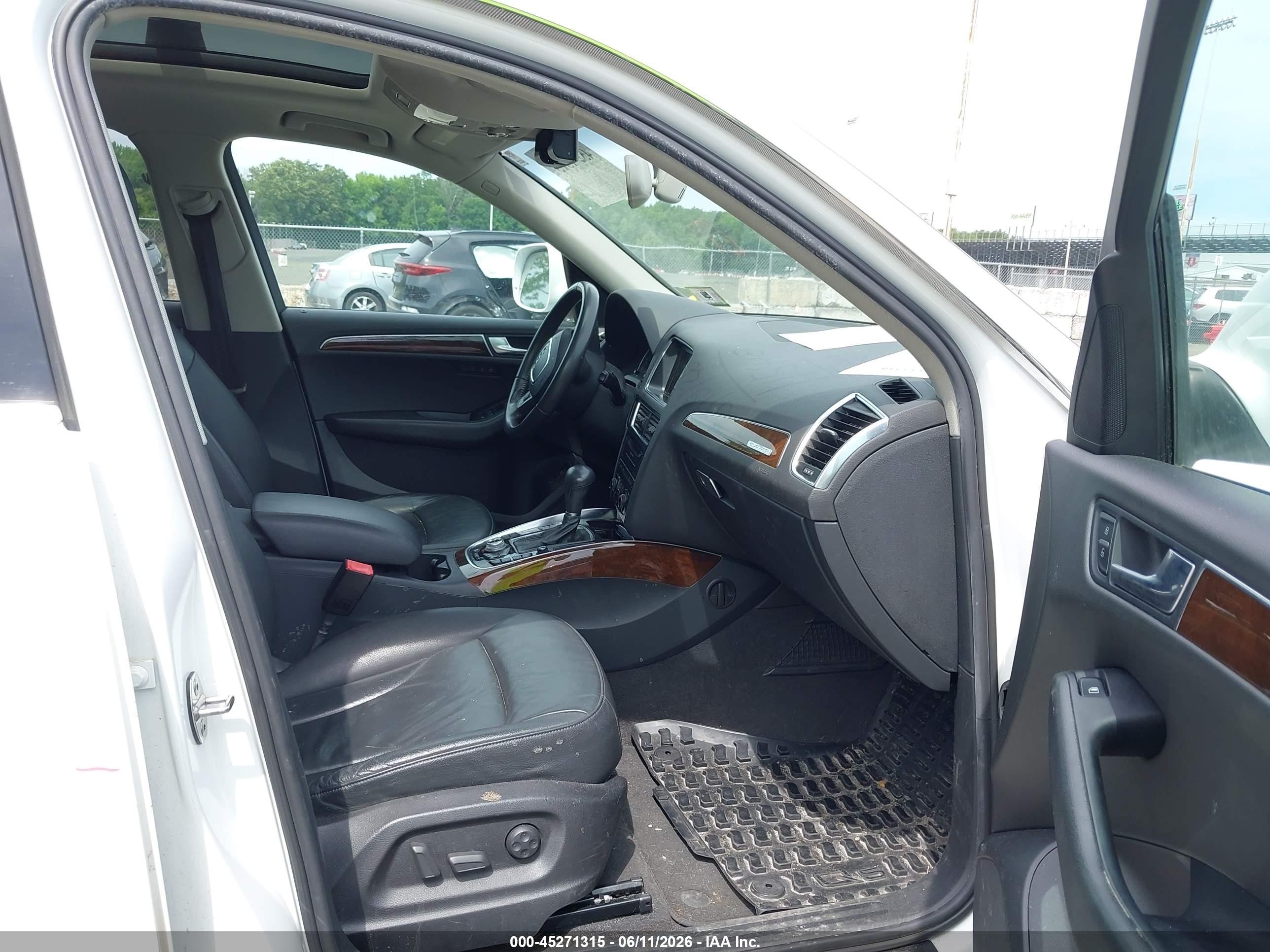 2010 Audi Q5 3.2 Premium Белый vin: WA1LKAFP7AA045119