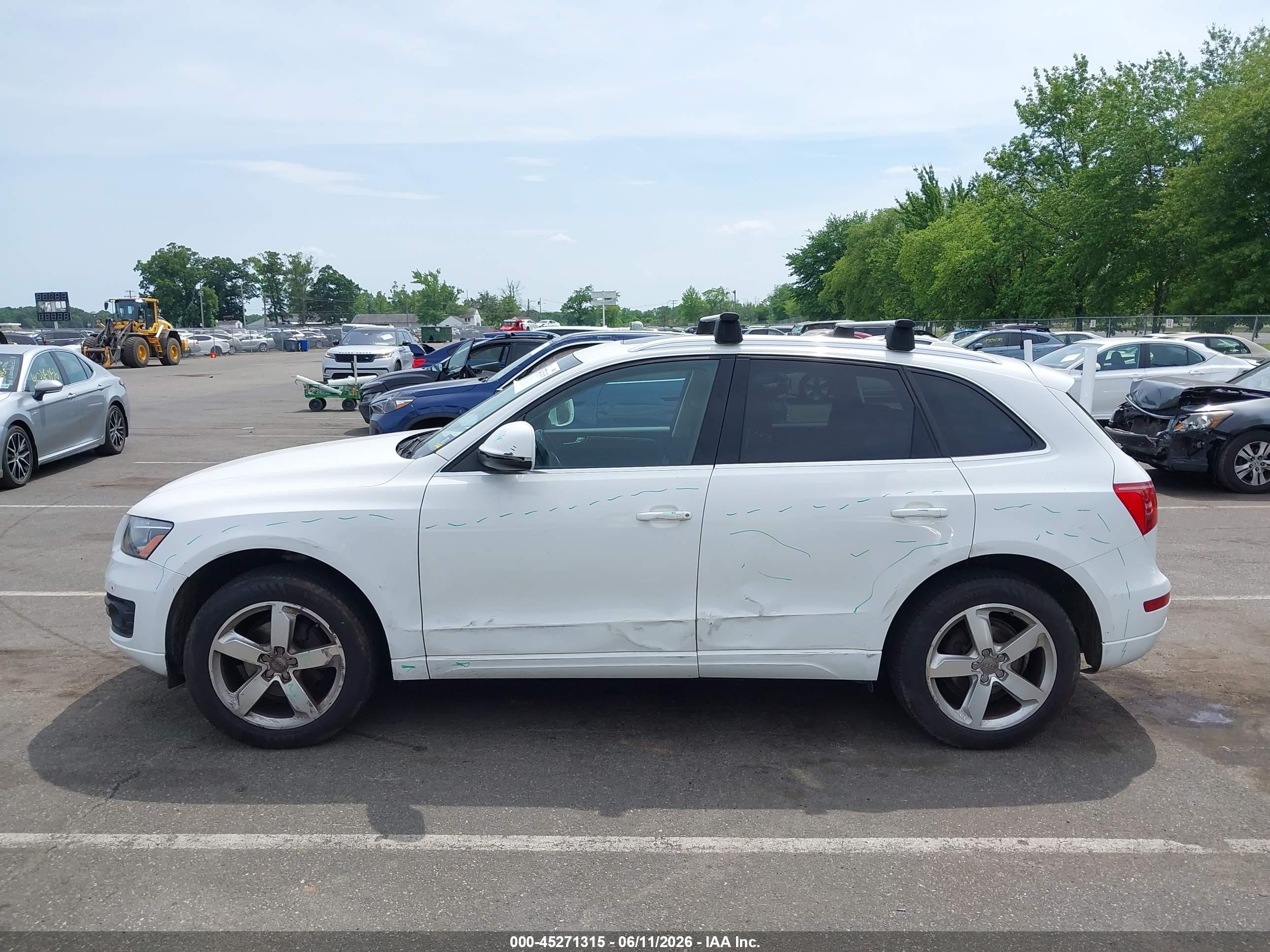 2010 Audi Q5 3.2 Premium Белый vin: WA1LKAFP7AA045119