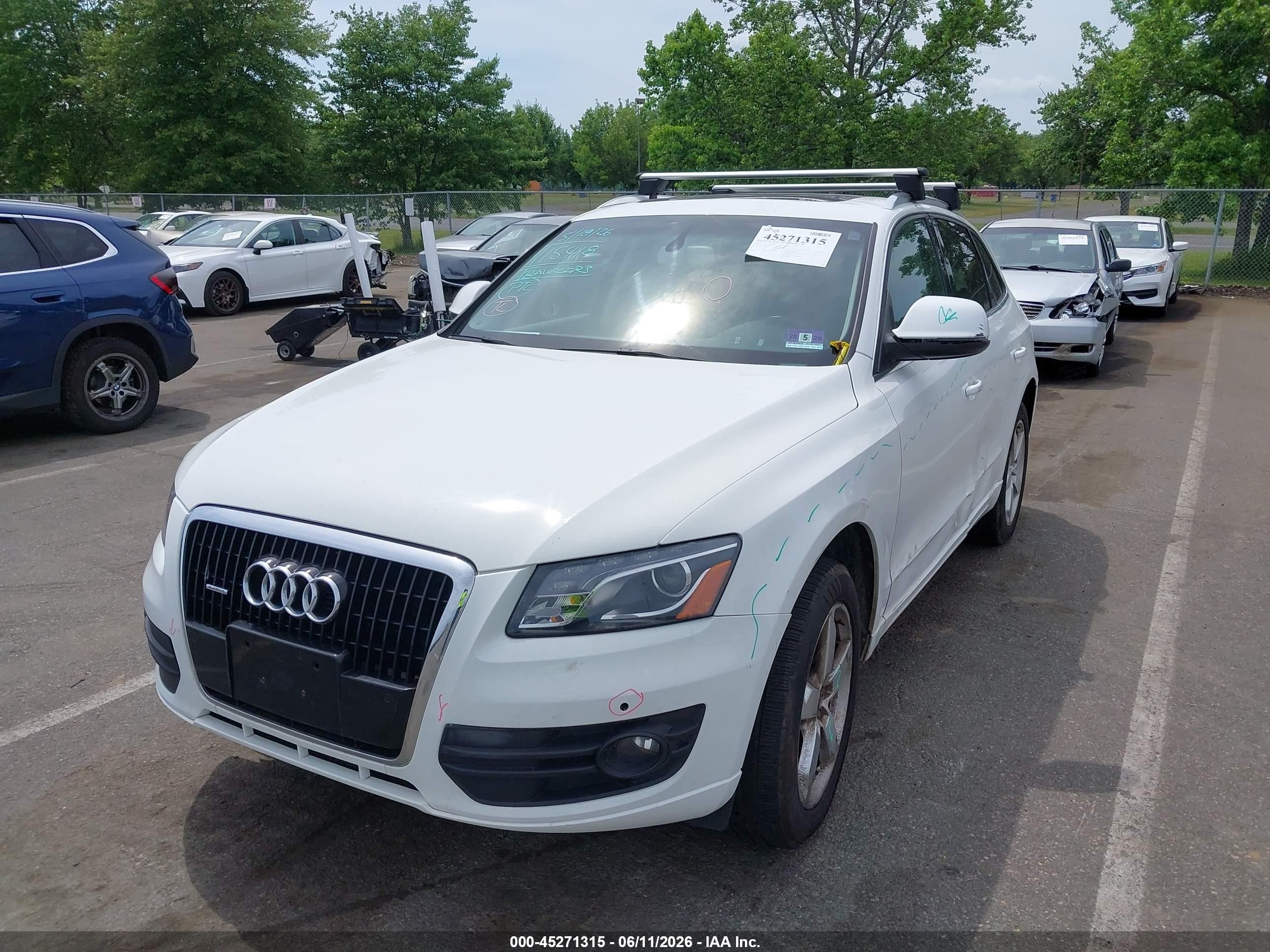 2010 Audi Q5 3.2 Premium Белый vin: WA1LKAFP7AA045119