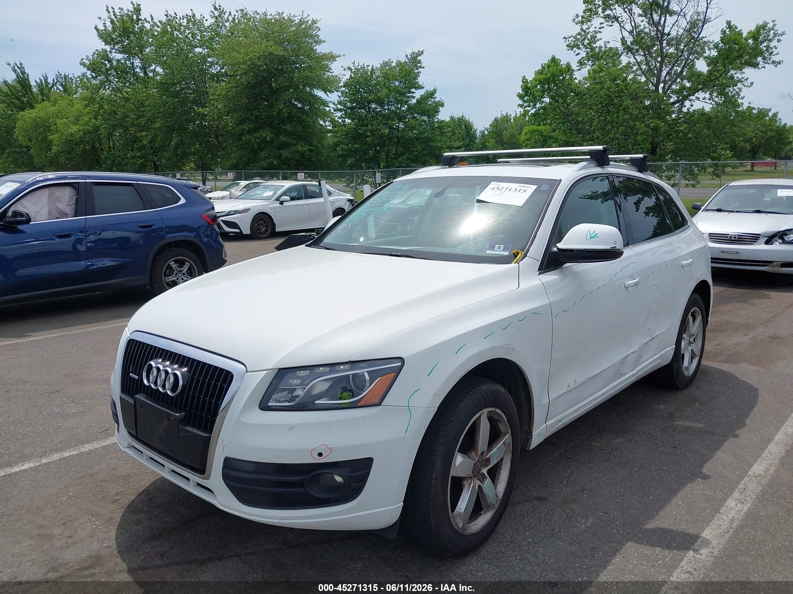 2010 Audi Q5 3.2 Premium Белый vin: WA1LKAFP7AA045119