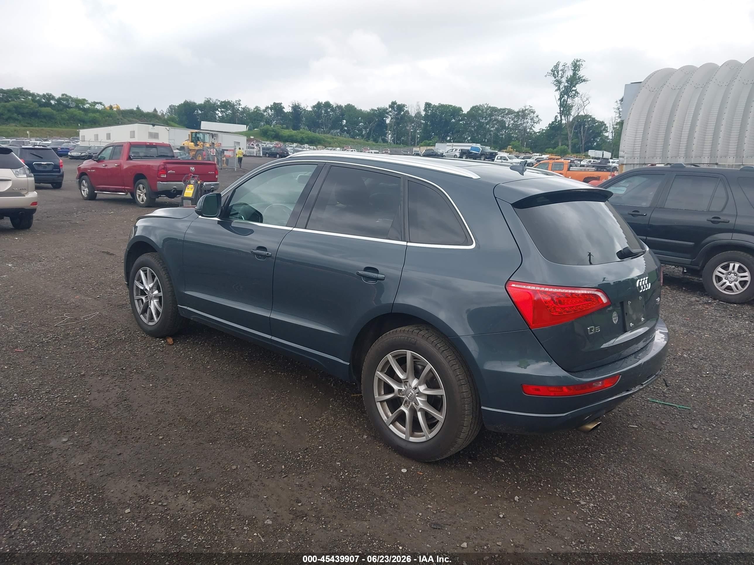2010 Audi Q5 3.2 Premium Black vin: WA1LKAFP7AA091582