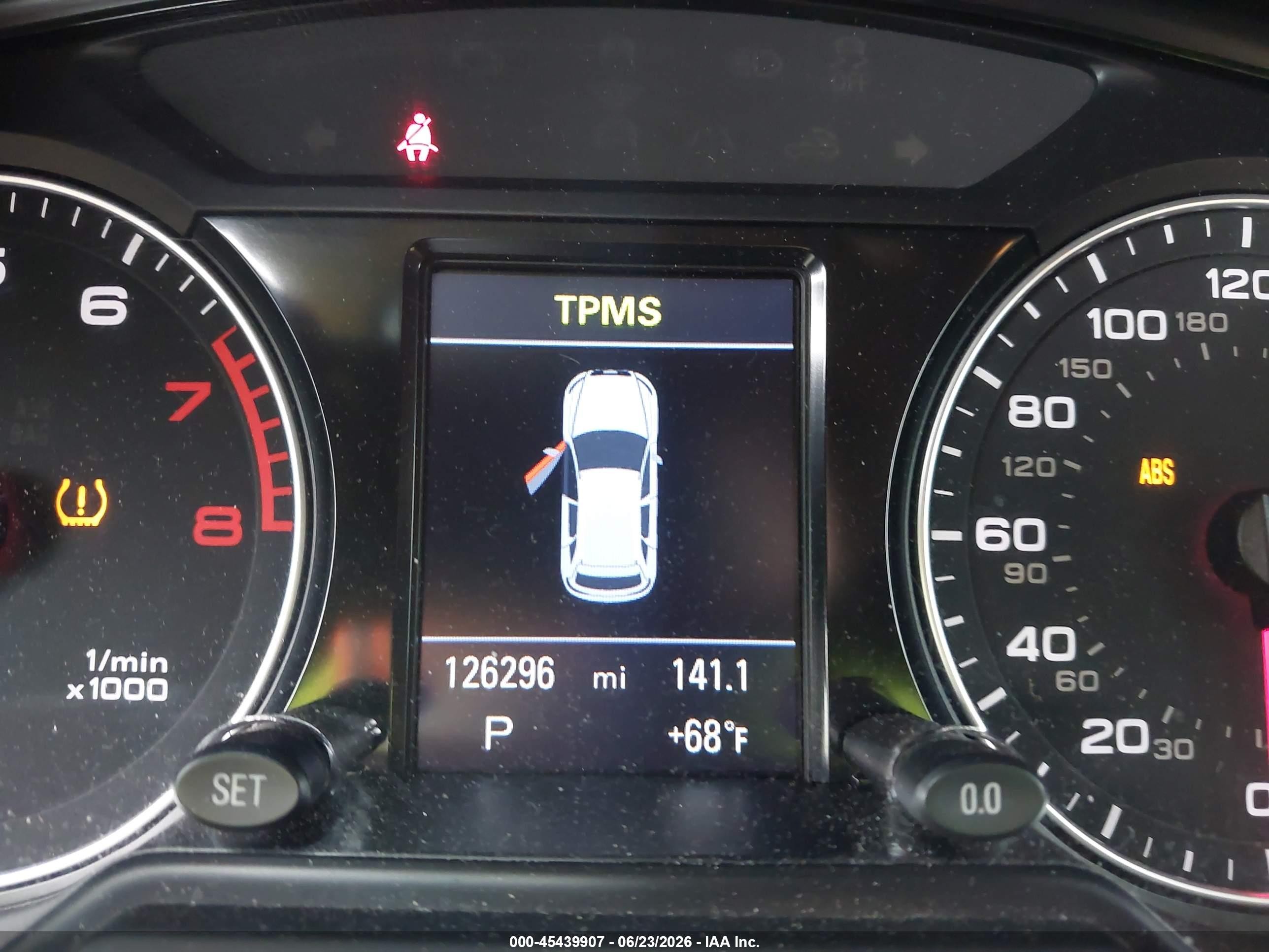 2010 Audi Q5 3.2 Premium Black vin: WA1LKAFP7AA091582