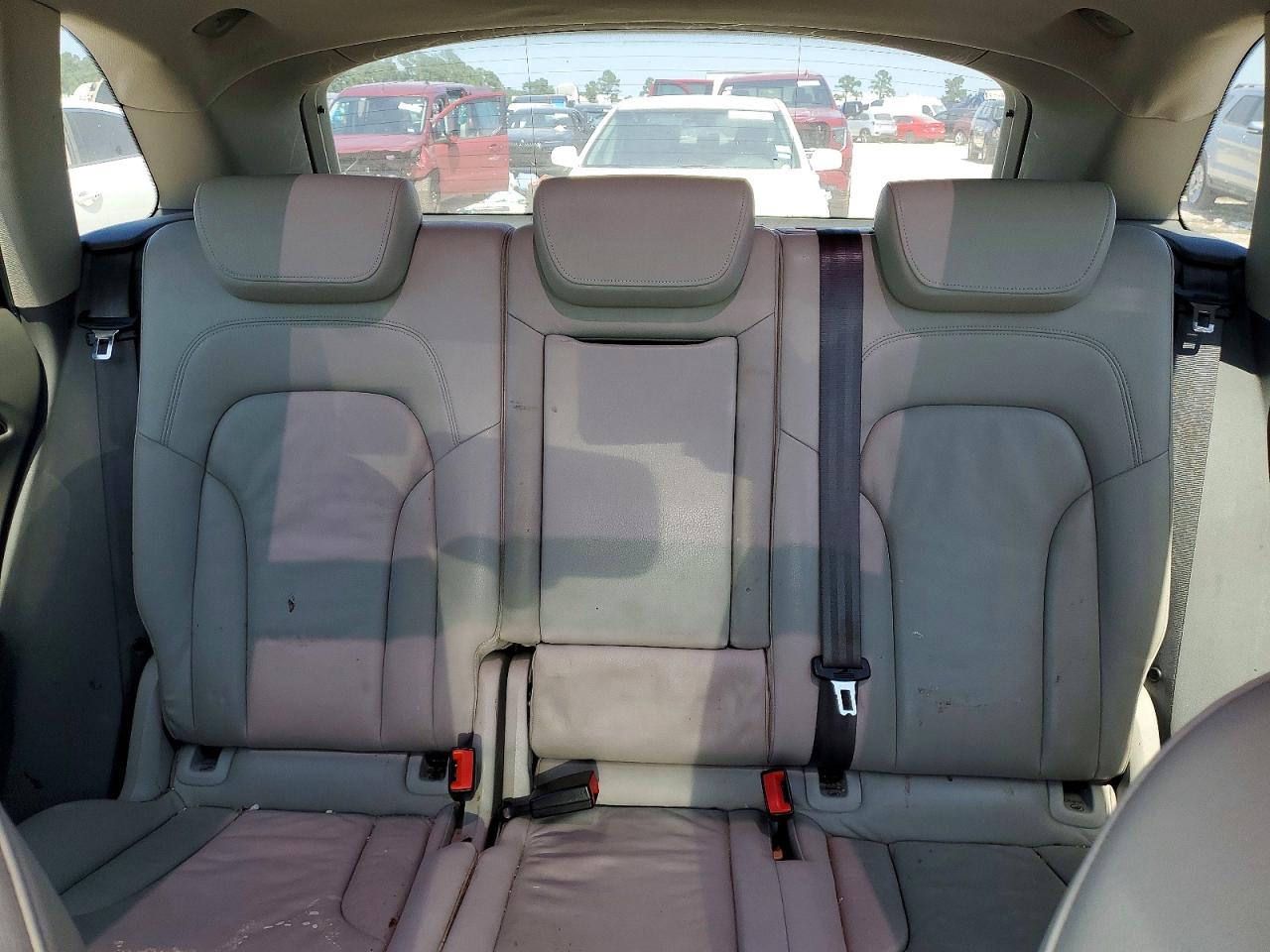 2010 Audi Q5 Silver vin: WA1LKAFP8AA005602