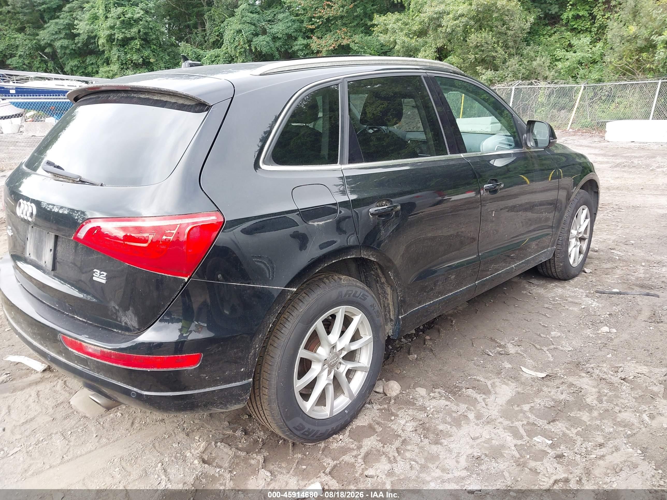 2010 Audi Q5 3.2 Premium Black vin: WA1LKAFP8AA018382