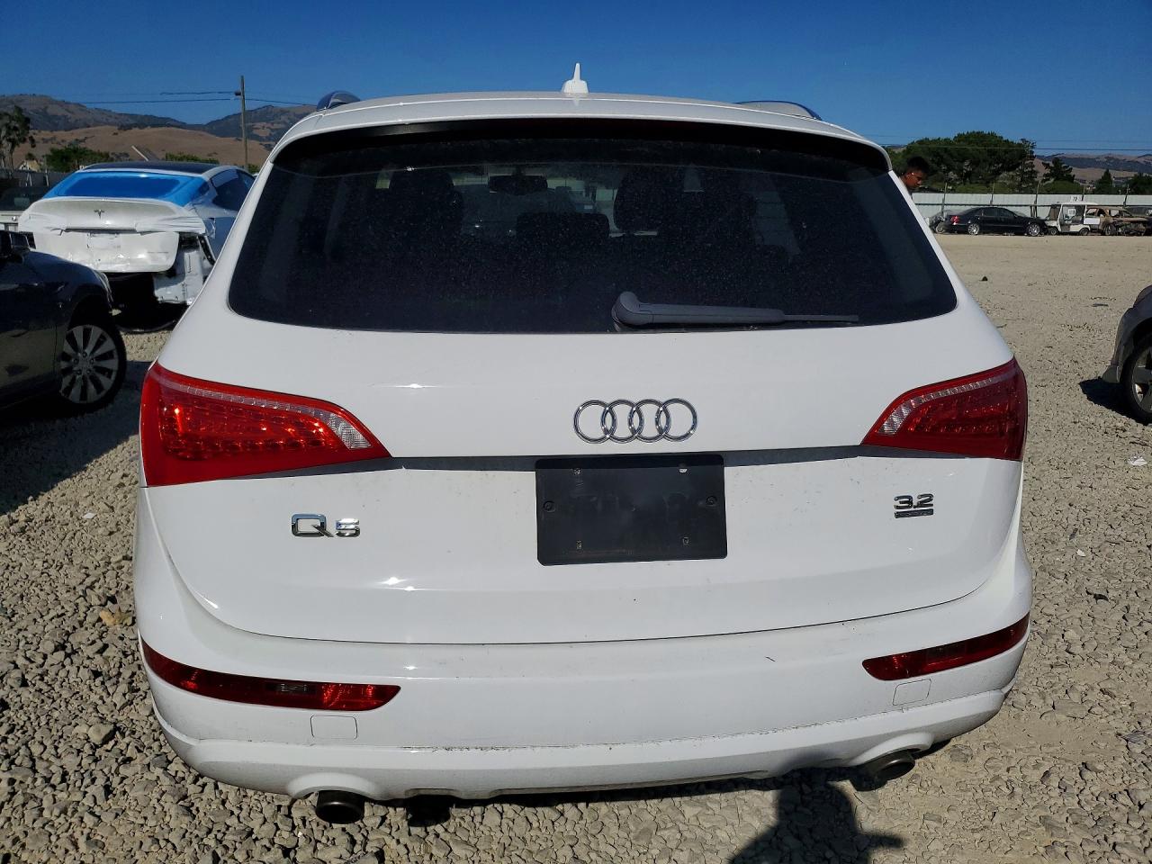 2010 Audi Q5 Premium Plus White vin: WA1LKAFP8AA064844