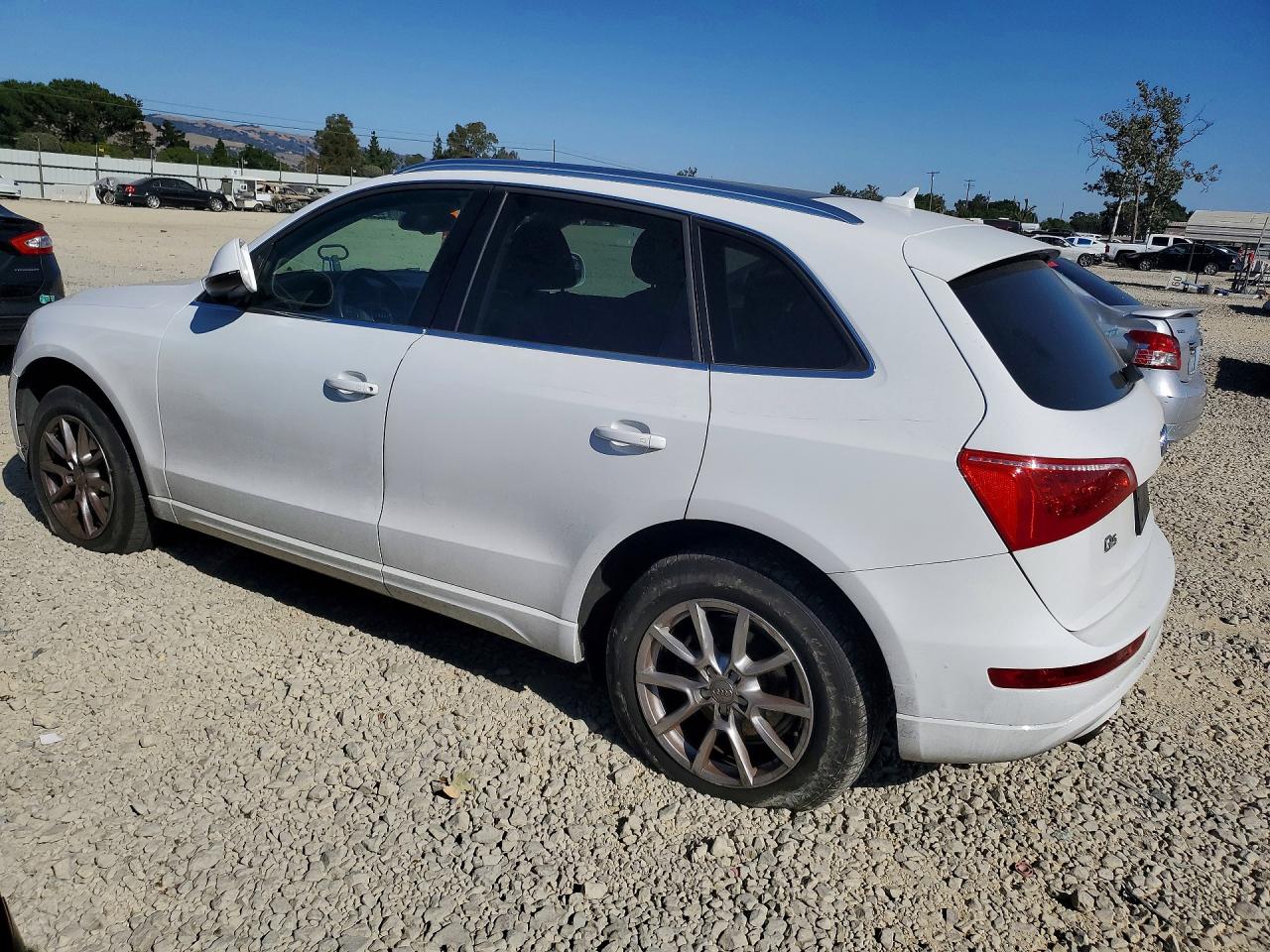 2010 Audi Q5 Premium Plus White vin: WA1LKAFP8AA064844