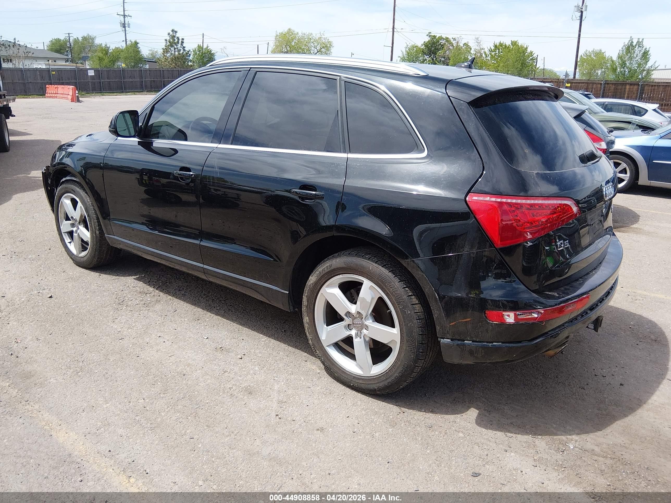 2010 Audi Q5 3.2 Premium Black vin: WA1LKAFP8AA076587