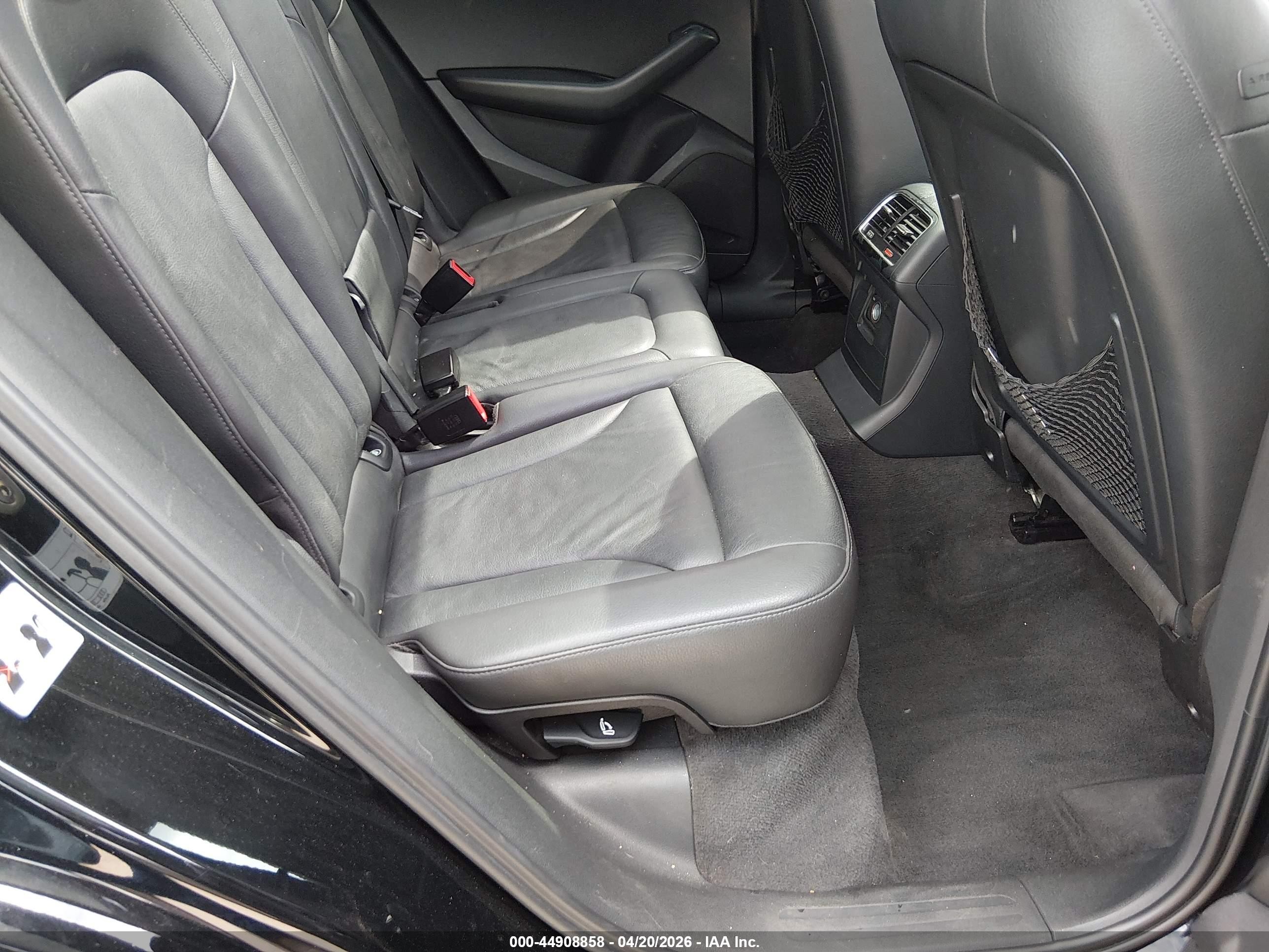 2010 Audi Q5 3.2 Premium Black vin: WA1LKAFP8AA076587