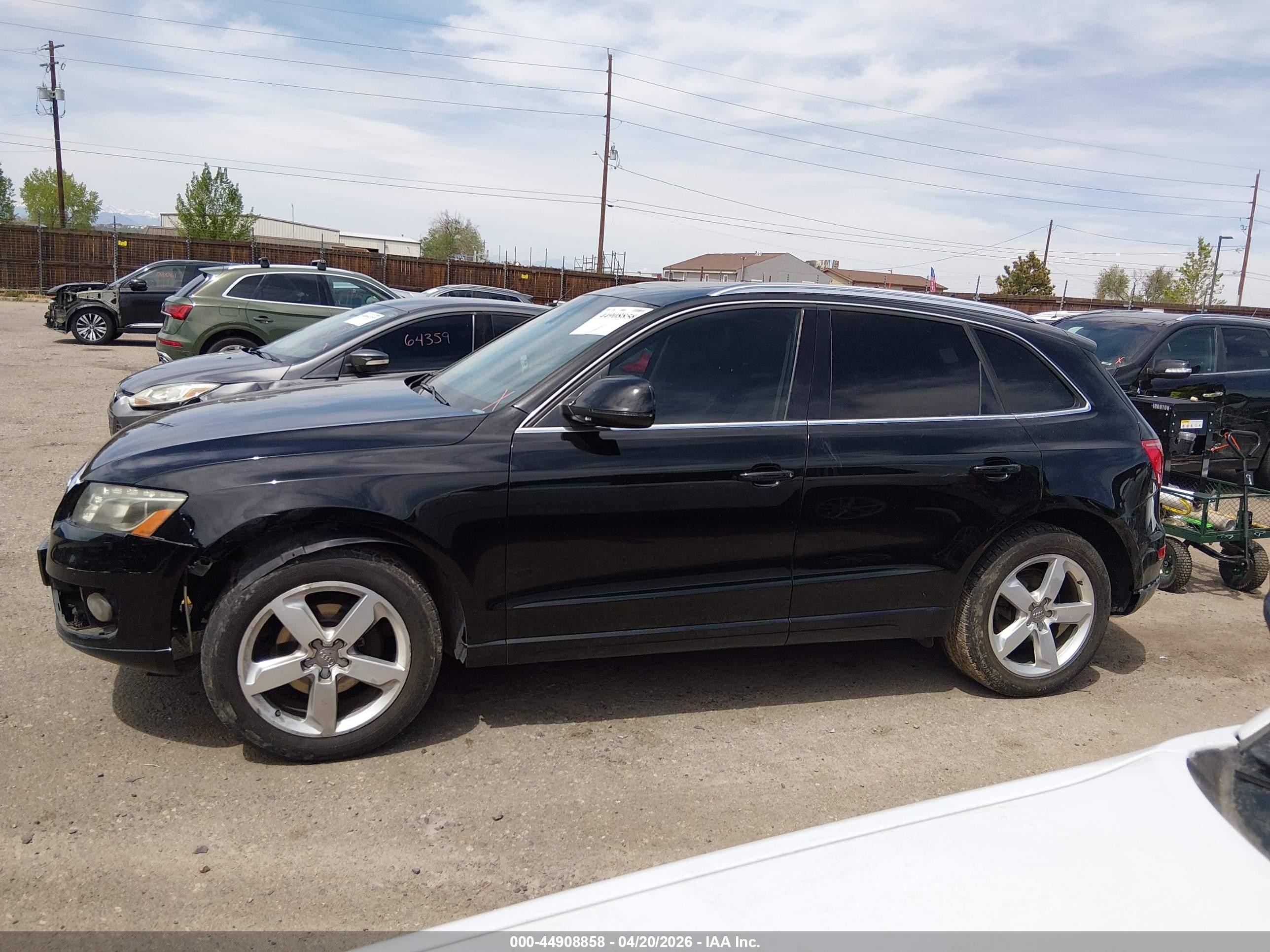 2010 Audi Q5 3.2 Premium Black vin: WA1LKAFP8AA076587