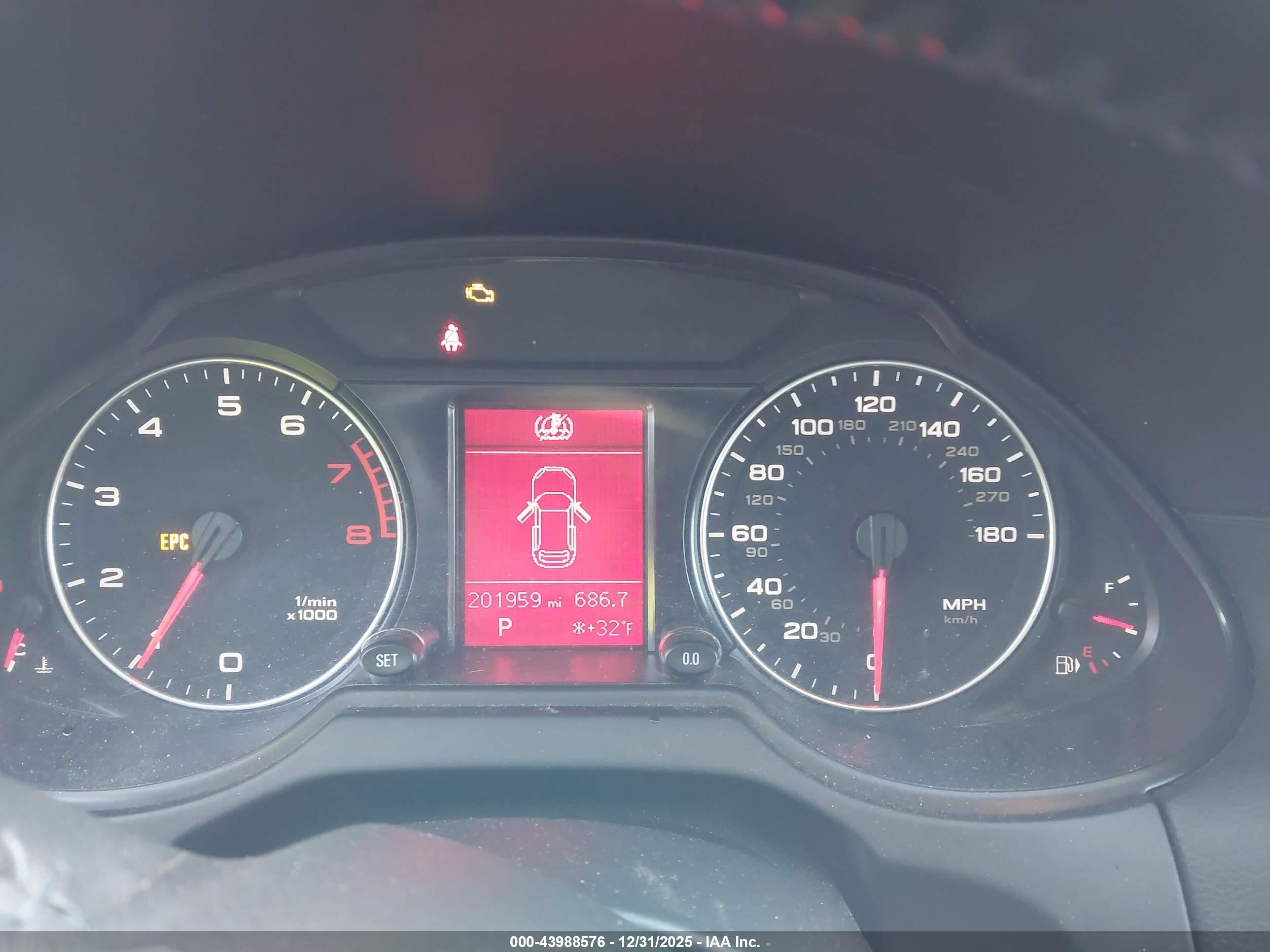 2010 Audi Q5 3.2 Premium Gray vin: WA1LKAFP8AA082812
