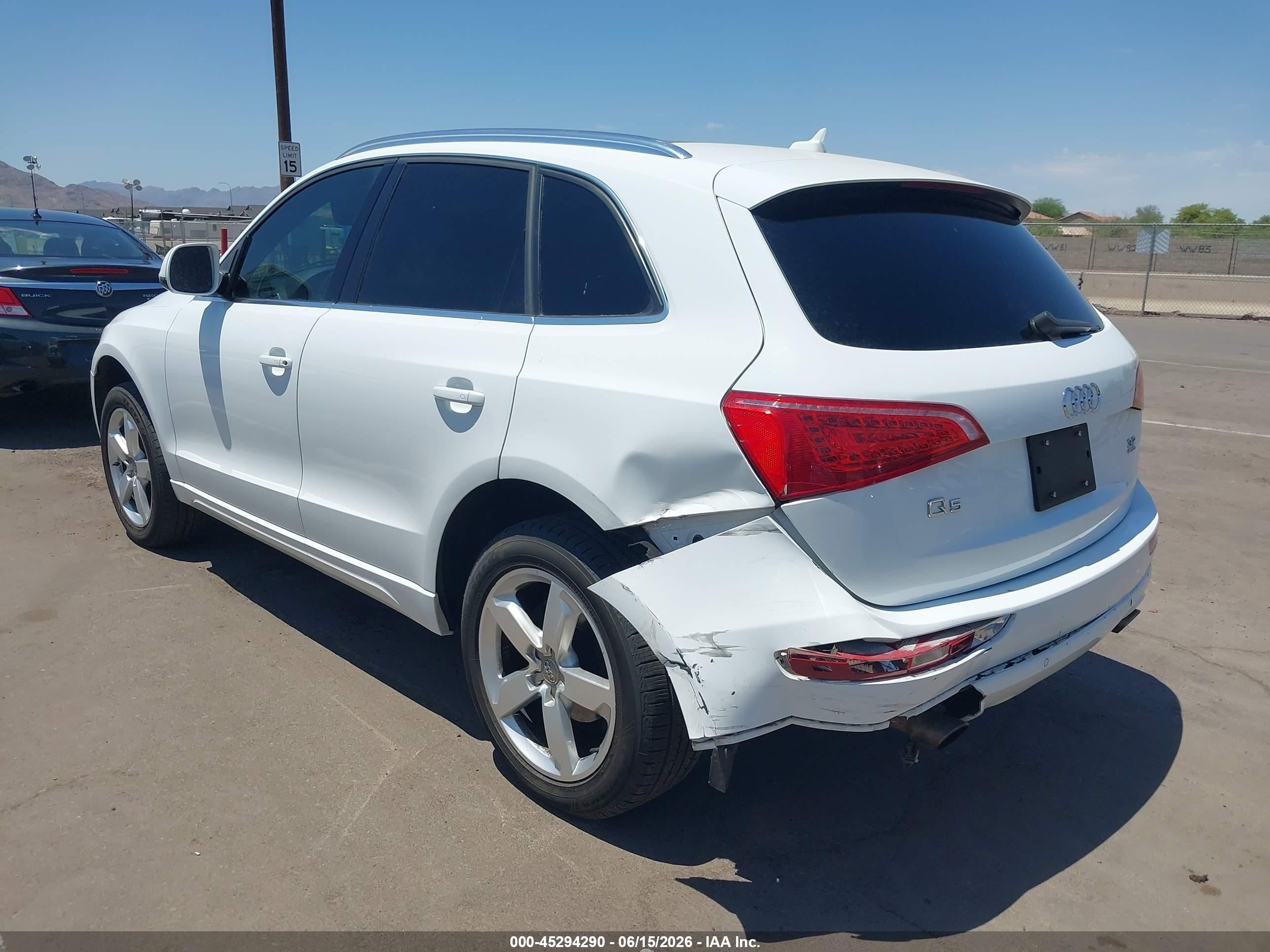 2010 Audi Q5 3.2 Premium White vin: WA1LKAFP8AA093325