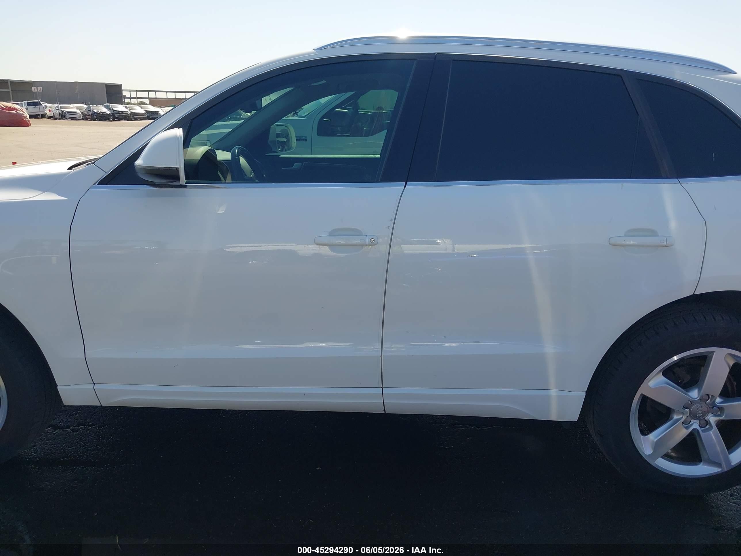 2010 Audi Q5 3.2 Premium White vin: WA1LKAFP8AA093325
