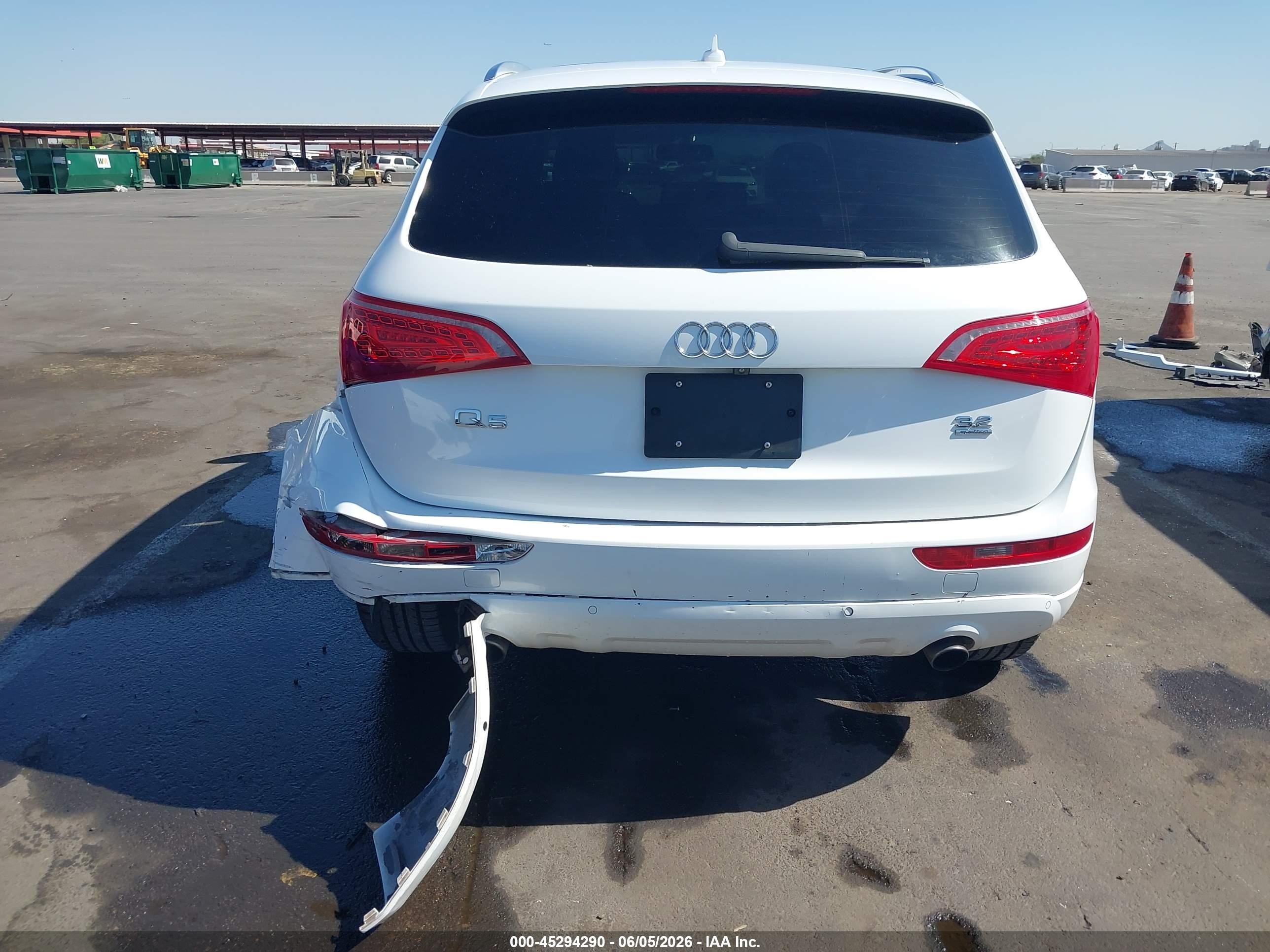 2010 Audi Q5 3.2 Premium White vin: WA1LKAFP8AA093325