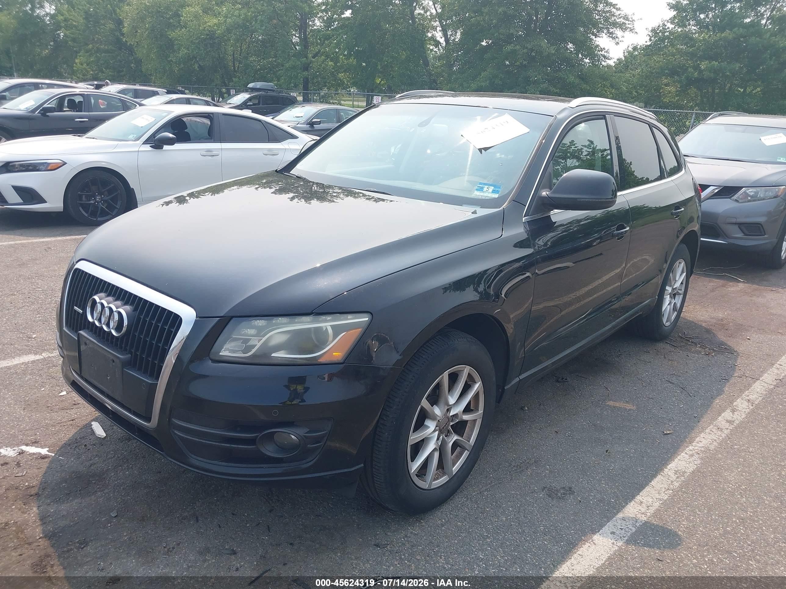 2010 Audi Q5 3.2 Premium Black vin: WA1LKAFP8AA095530
