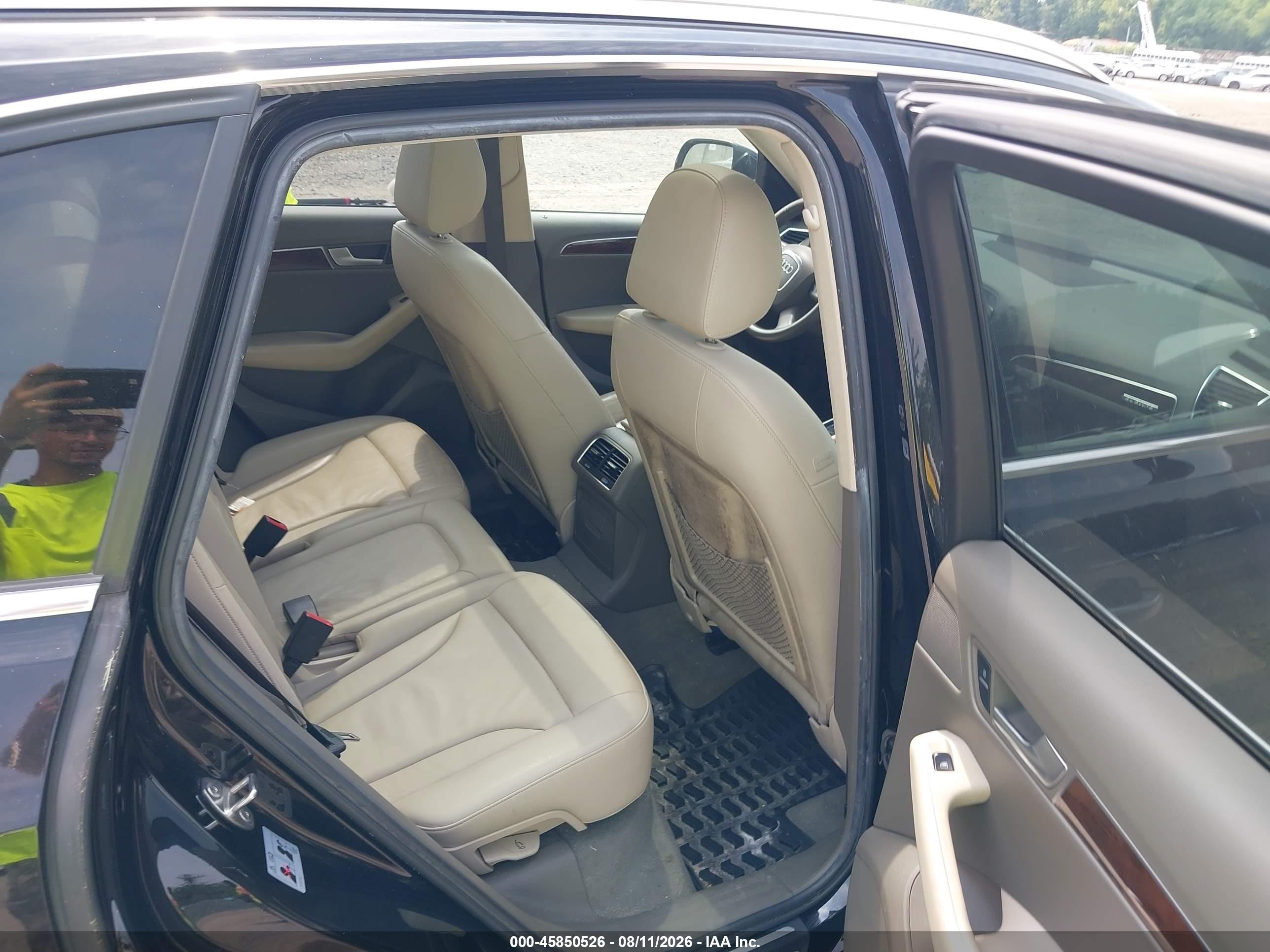 2010 Audi Q5 3.2 Premium Black vin: WA1LKAFP8AA104470
