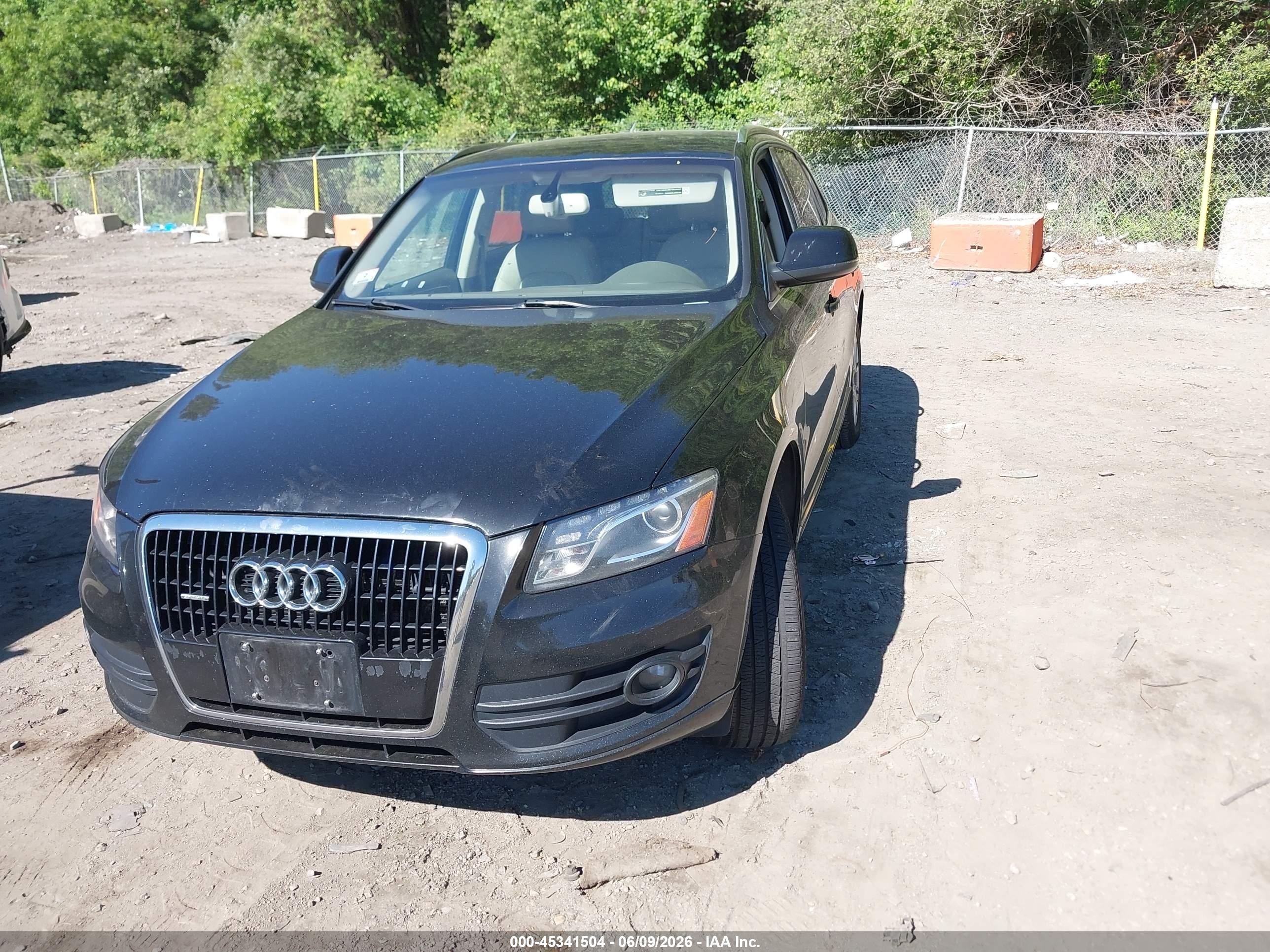 2010 Audi Q5 3.2 Premium Black vin: WA1LKAFP9AA080809