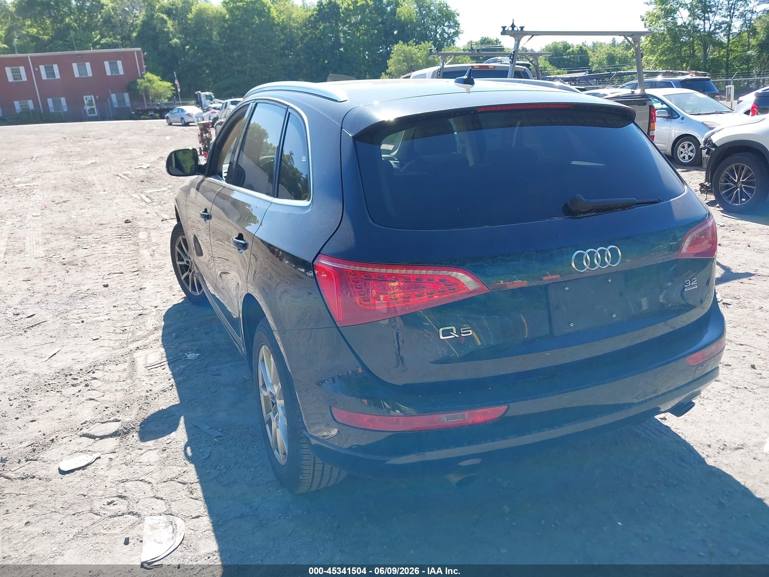 2010 Audi Q5 3.2 Premium Black vin: WA1LKAFP9AA080809