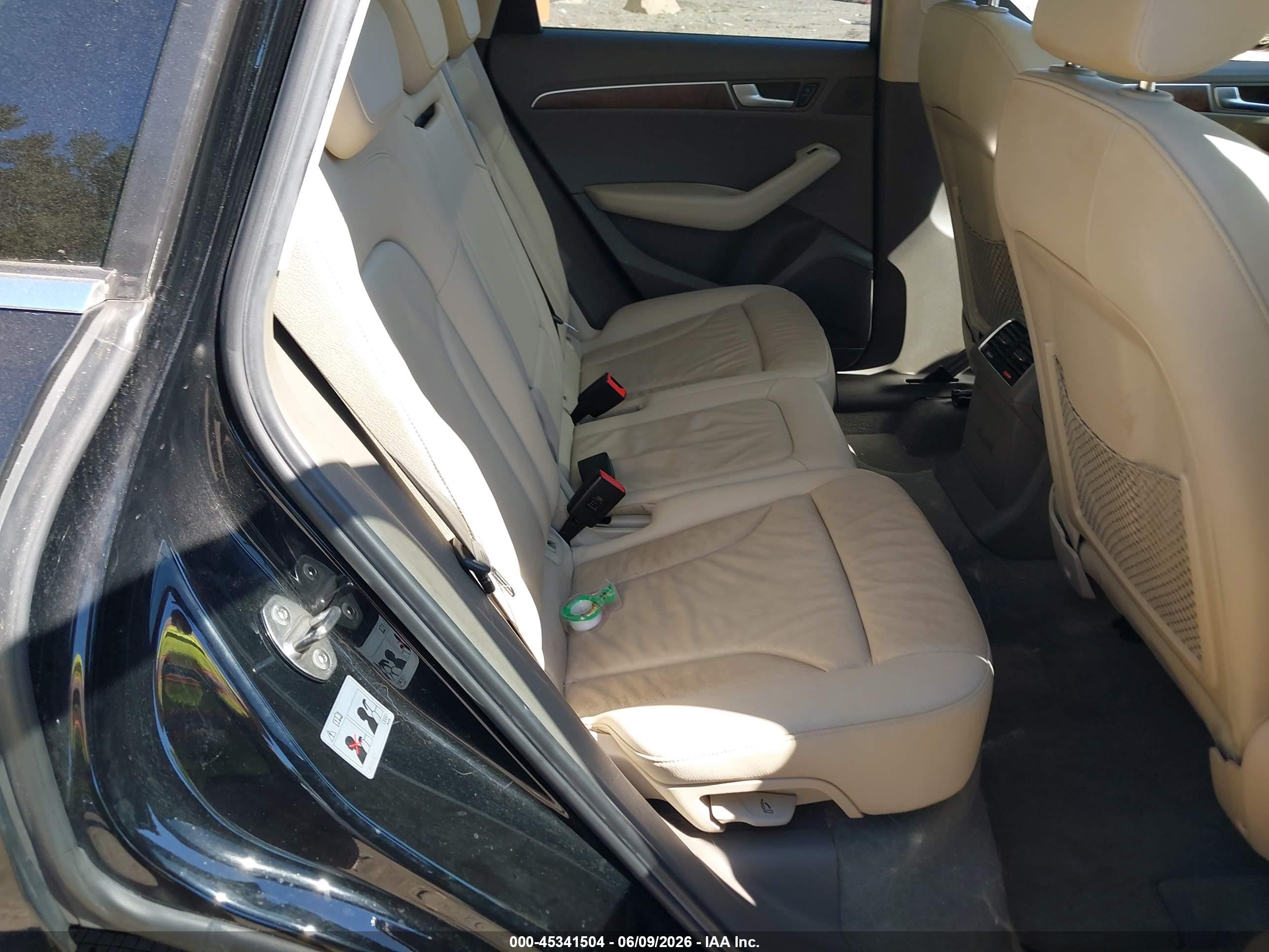 2010 Audi Q5 3.2 Premium Black vin: WA1LKAFP9AA080809
