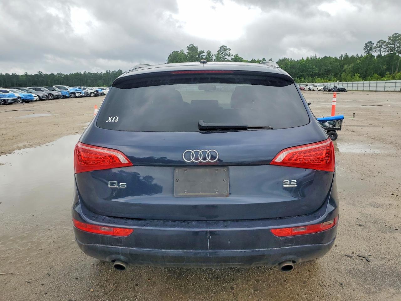 2010 Audi Q5 Premium Plus Blue vin: WA1LKAFPXAA012230