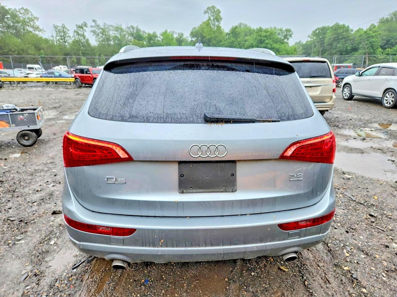 2010 Audi Q5 Premium Plus Gray vin: WA1LKAFPXAA023826