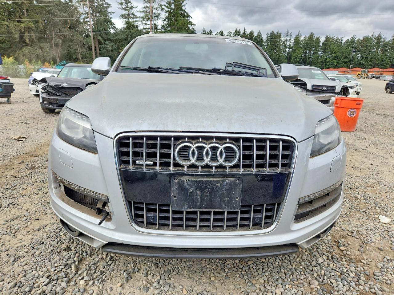 2014 Audi Q7 Premium Plus Silver vin: WA1LMAFE1ED001887