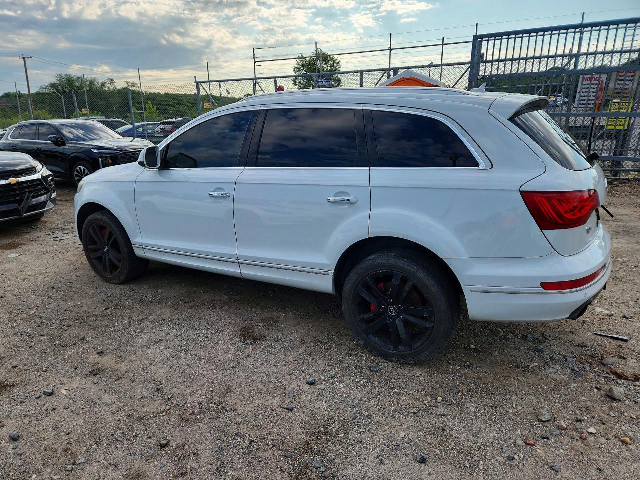 2014 Audi Q7 Premium Plus White vin: WA1LMAFE6ED012612