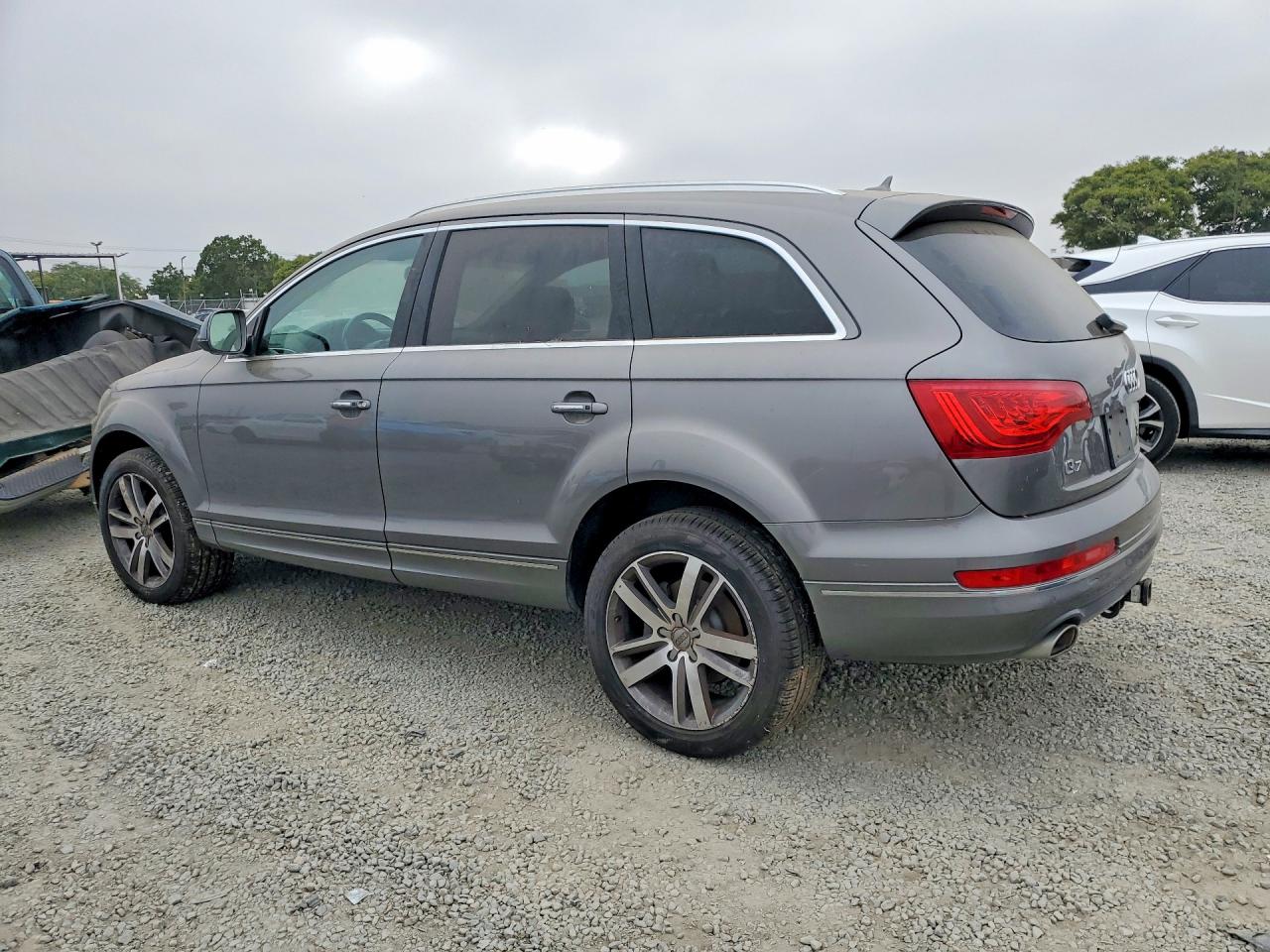 2014 Audi Q7 Premium Plus Gray vin: WA1LMAFEXED003055