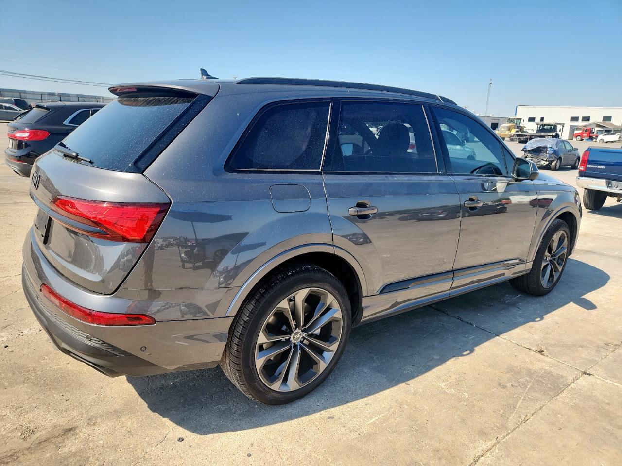 2025 Audi Q7 Premium Plus Серый vin: WA1LVBF79SD020784