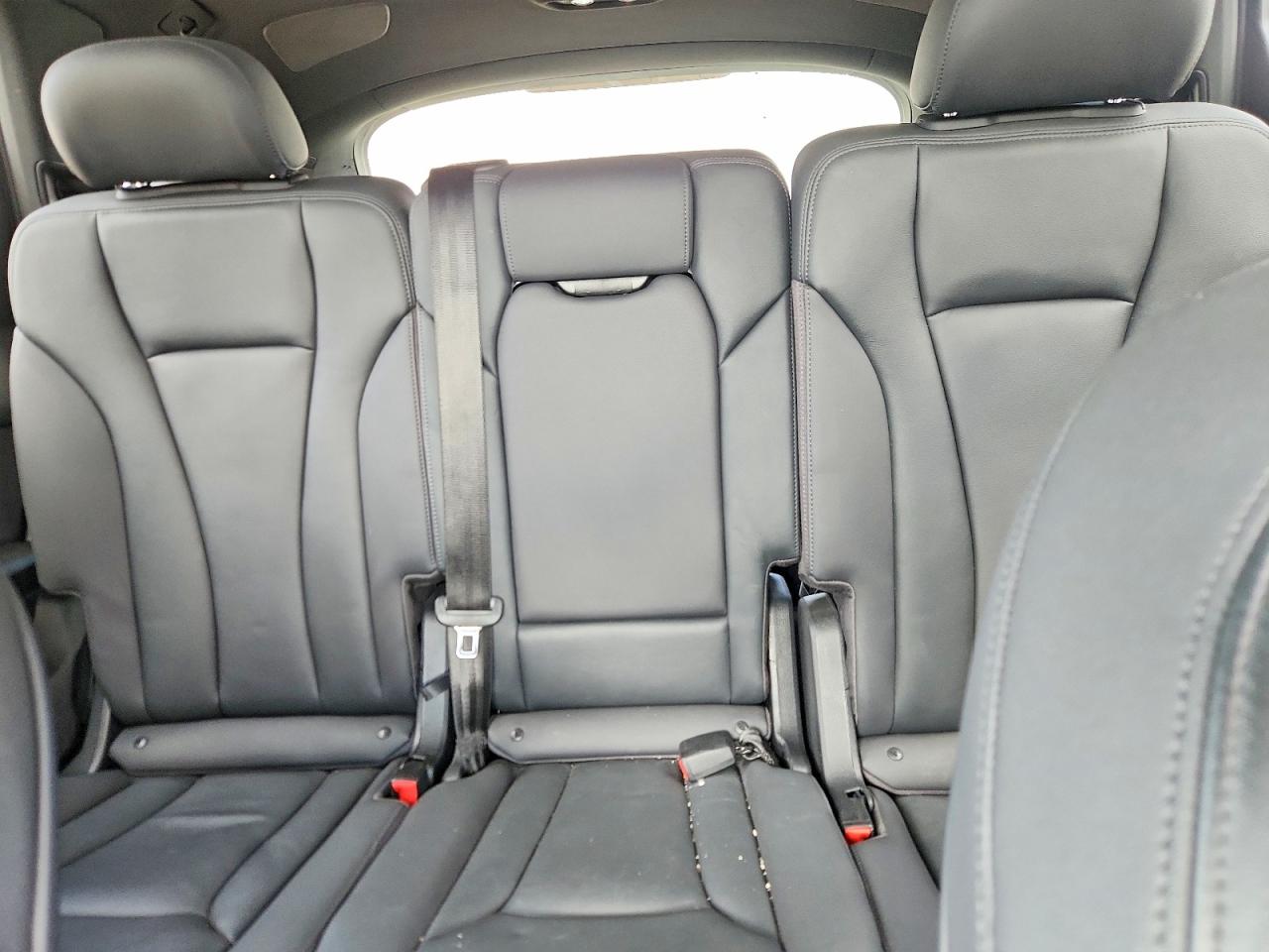 2021 Audi Q7 Premium Plus Серебряный vin: WA1LXAF76MD030826