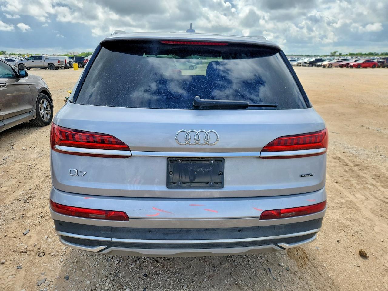 2021 Audi Q7 Premium Plus Серебряный vin: WA1LXAF76MD030826