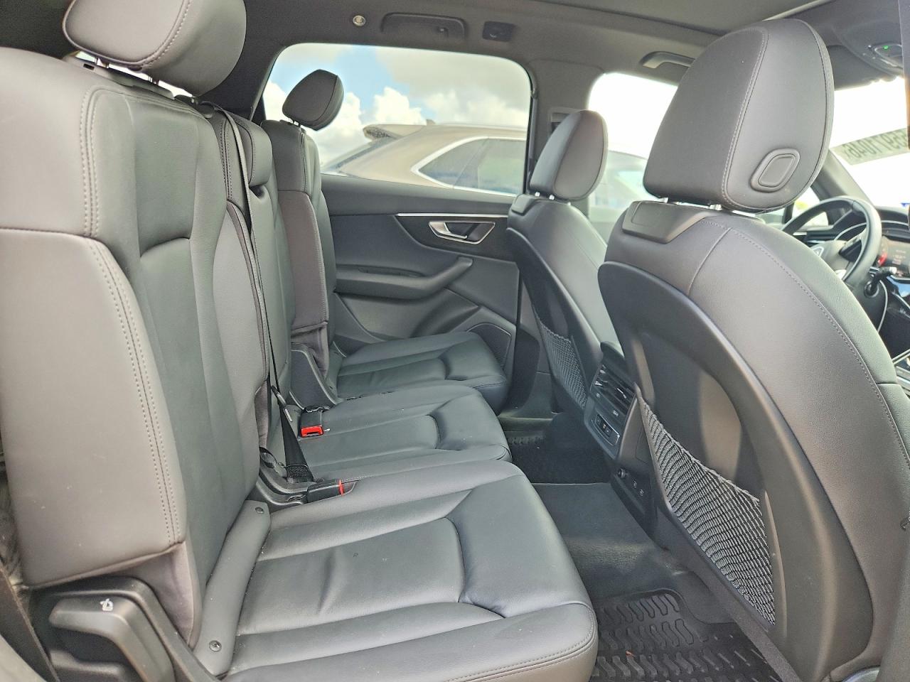 2021 Audi Q7 Premium Plus Серебряный vin: WA1LXAF76MD030826
