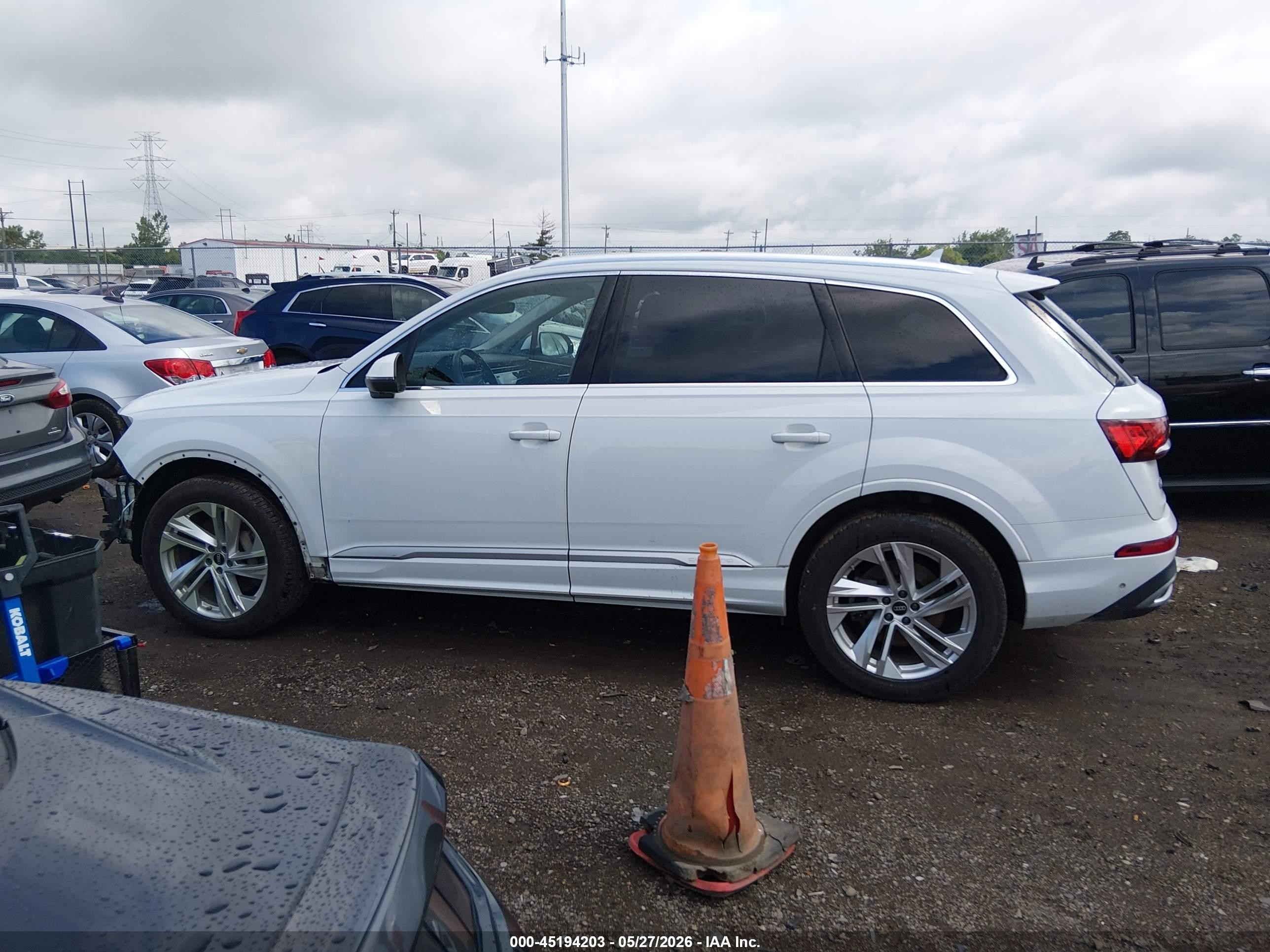 2022 Audi Q7 Premium Plus 55 Tfsi Quattro Tiptronic White vin: WA1LXBF71ND021782