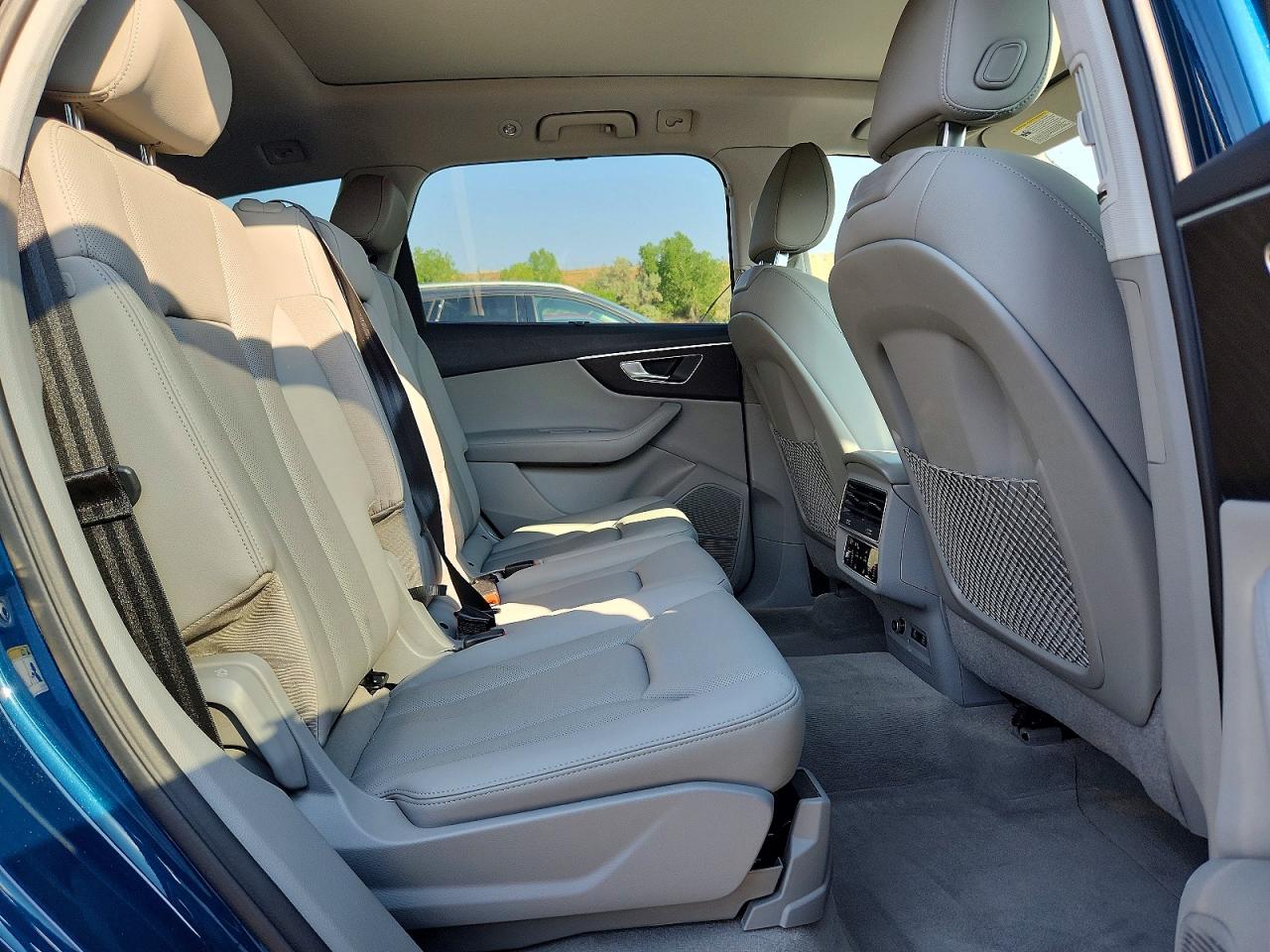 2022 Audi Q7 Premium Plus Teal vin: WA1LXBF79ND005863