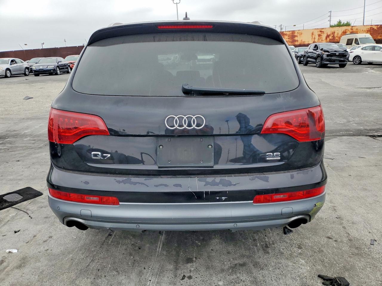 2010 Audi Q7 Premium Plus Черный vin: WA1LYAFE5AD007240