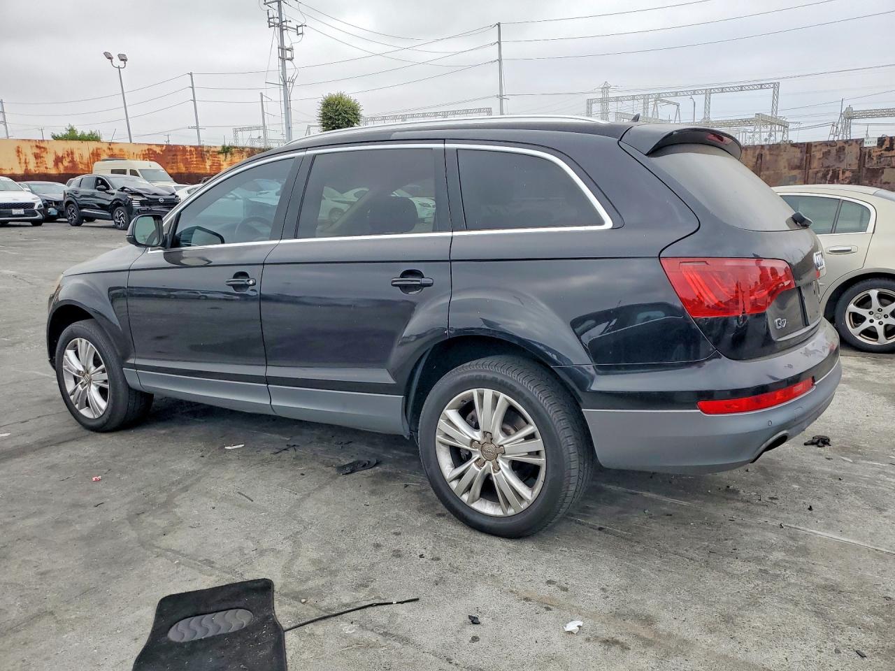2010 Audi Q7 Premium Plus Черный vin: WA1LYAFE5AD007240