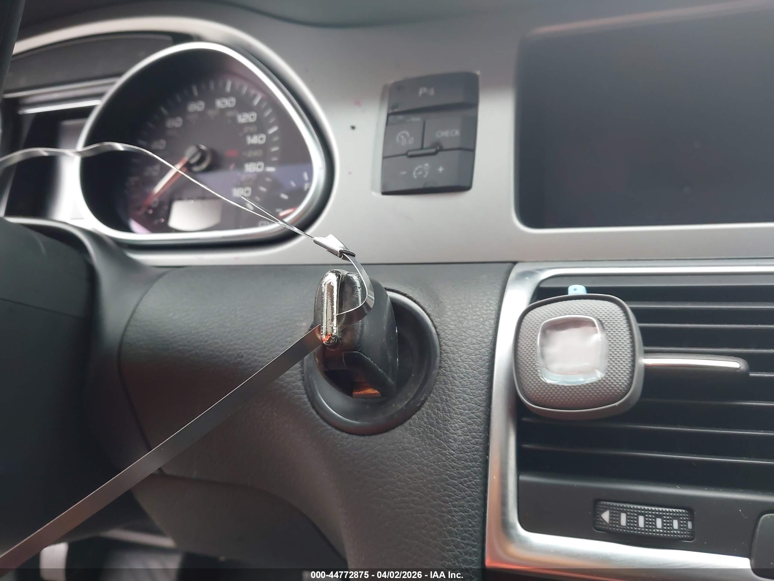 2010 Audi Q7 3.6 Premium Gray vin: WA1LYAFE6AD007683