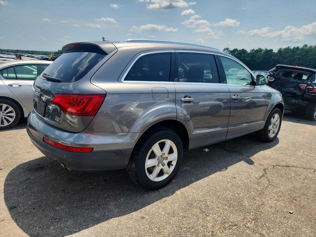 2010 Audi Q7 Premium Plus Gray vin: WA1LYAFE8AD000721